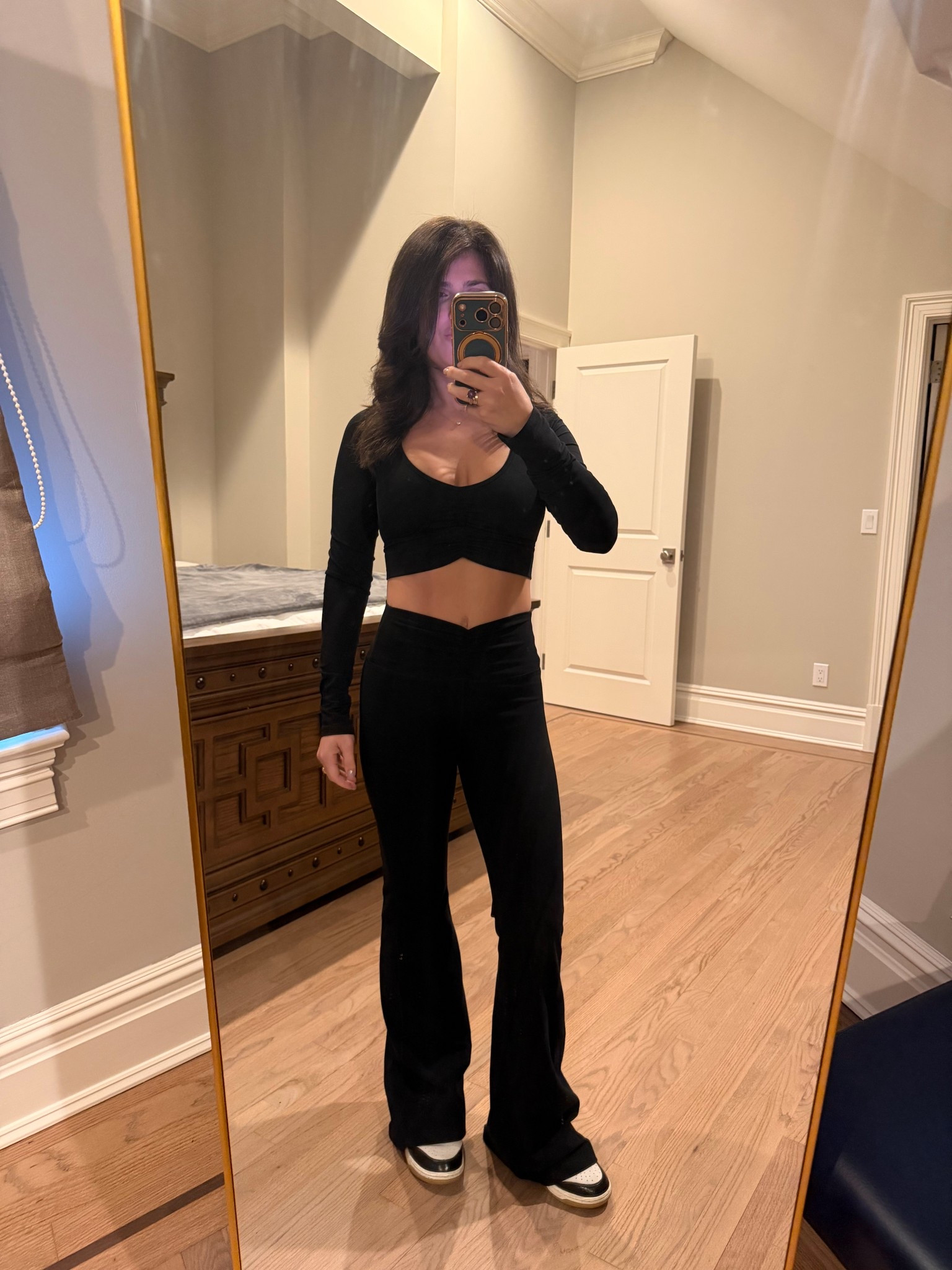 My favorite go-to Alo long sleeve yoga/pilates set… though I should’ve reconsidered the black for puppy yoga with golden retrievers 🤔 

AND I found an almost exact dupe on Amazon. Thank me later  

#LTKfitnessgoals #LTKActive #LTKPetite