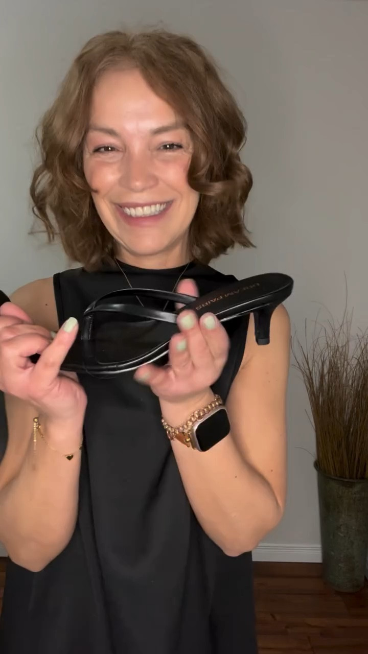 Some days, you just want to feel put together without overthinking it…

A flowy top, sleek capris, and simple heels.

It’s comfortable, flattering, and works for real life.

And adding a classic piece like this Burberry bag elevates everything without trying too hard.

Easy. Timeless. Done. 

Tell me—are you team simple outfits? 👇

#over50 #howtostyle #burberry