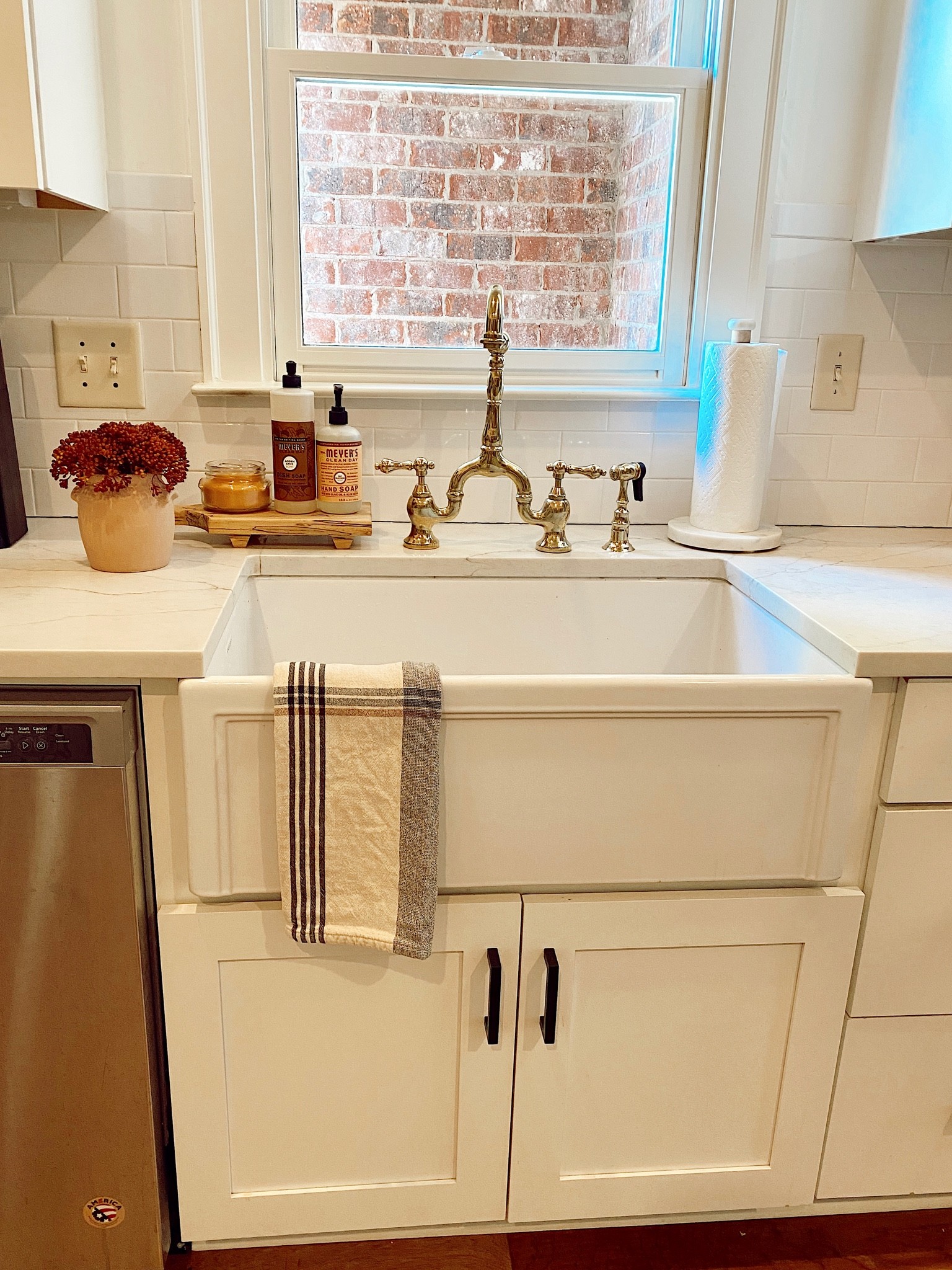 Fall decor // Fall kitchen // Home decor // Fall farmhouse // Kitchen 

#LTKhome #LTKstyletip #LTKSeasonal