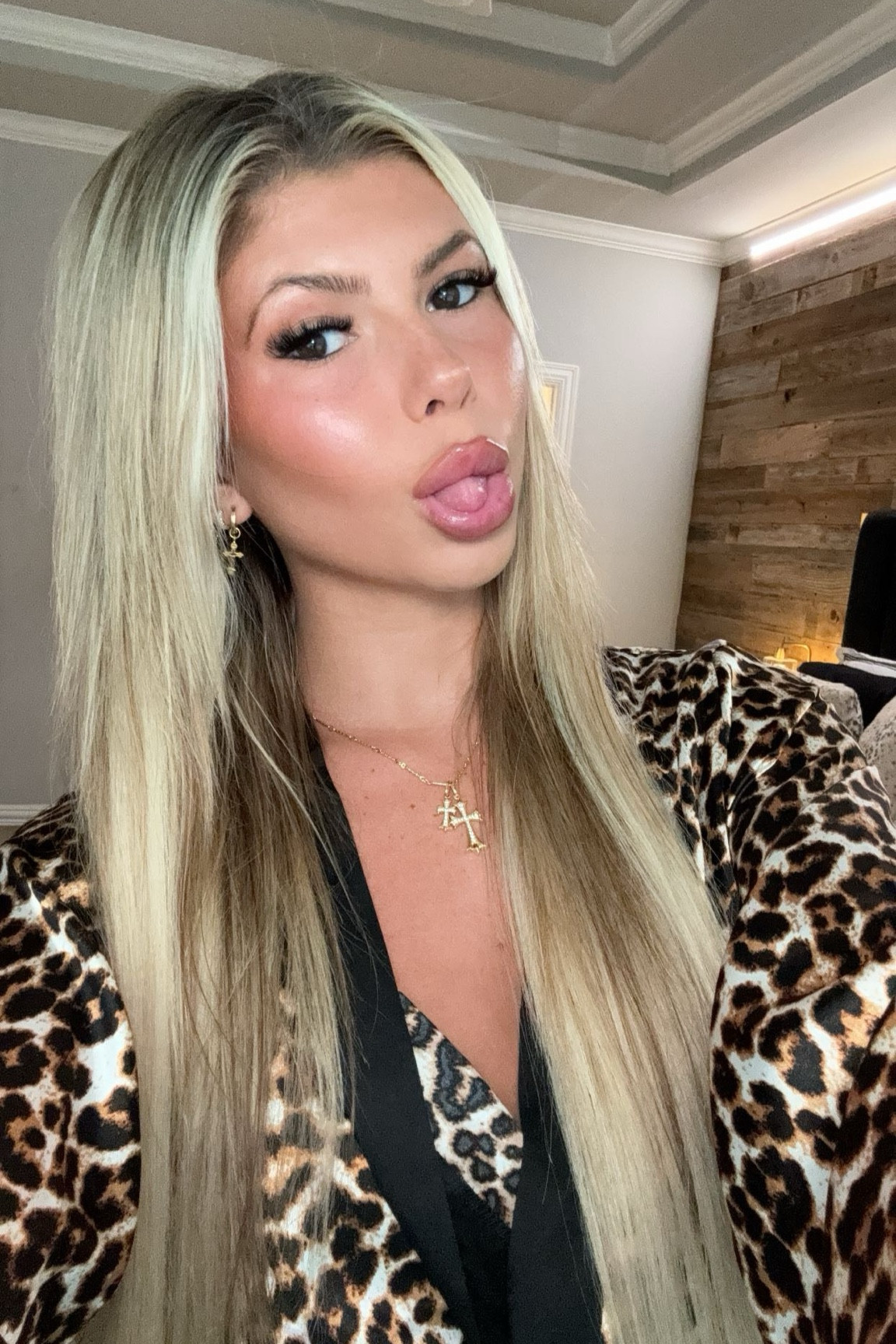 glowy sun kissed makeup 
