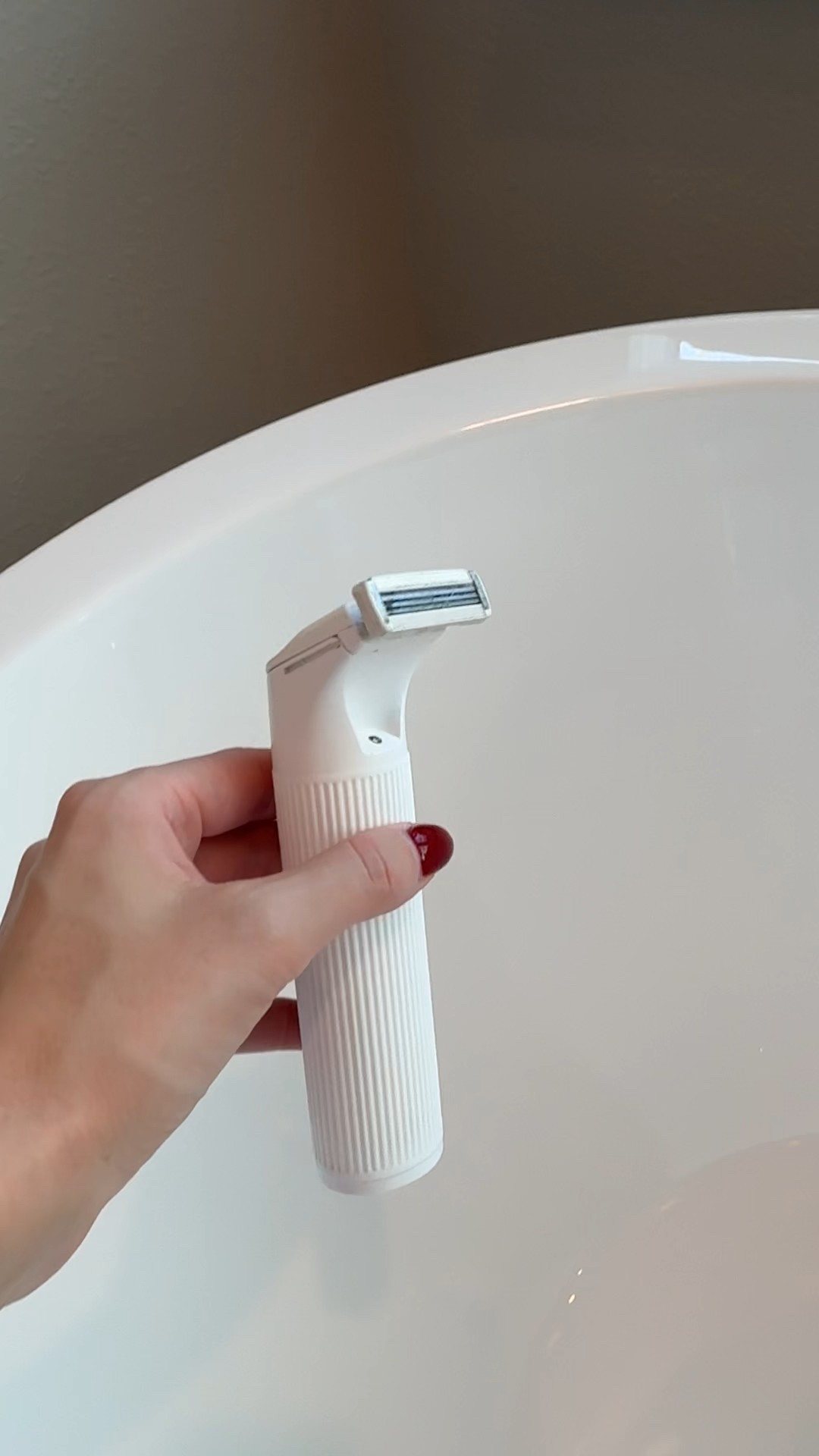 shaving 
Razor 
Aesthetic razor 
Electric razor 

#LTKMens #LTKBeauty #LTKmorningroutine