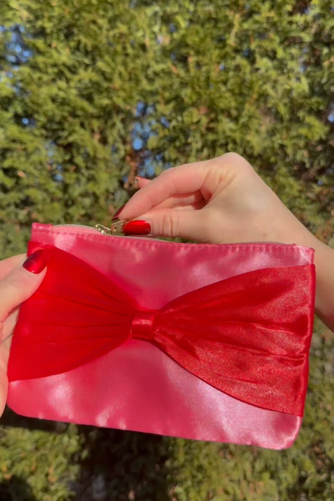 This month’s theme for @ipsy & @boxycharm is: Unwrap Joy! 🎁✨

Ipsy Glam Bag (5 sample size products):
🎁 @glowrecipe Watermelon Glow Niacinamide Dew Drops
🎁 @sophiamabelleshop Lipstick Pill
🎁 @eviobeauty Pink Perspective Eye Masks
🎁 @elfcosmetics Suntouchable Invisible Sunscreen SPF 35
🎁 @byodesire BYOD Eyeshadow Wand

BoxyCharm by Ipsy (5 full size products):
✨ @natashadenonabeauty Rose & Wood Eyeshadow Palette
✨ @dermalactives Triple Power Collagen Moisturizer 
✨ @pinkybbeauty The Perfect Lip Combo 1986
✨ @iconic.london Triple Threat Mascara 
✨ @ofracosmetics Verified Liquid Liner 



*PR/gifted

#LTKHoliday #LTKGiftGuide #LTKBeauty