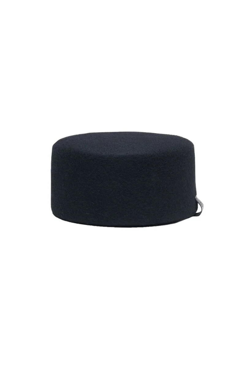 PILLBOX HAT IN BLACK | LE SH KA | CULT MIA | CULT MIA UK LTD