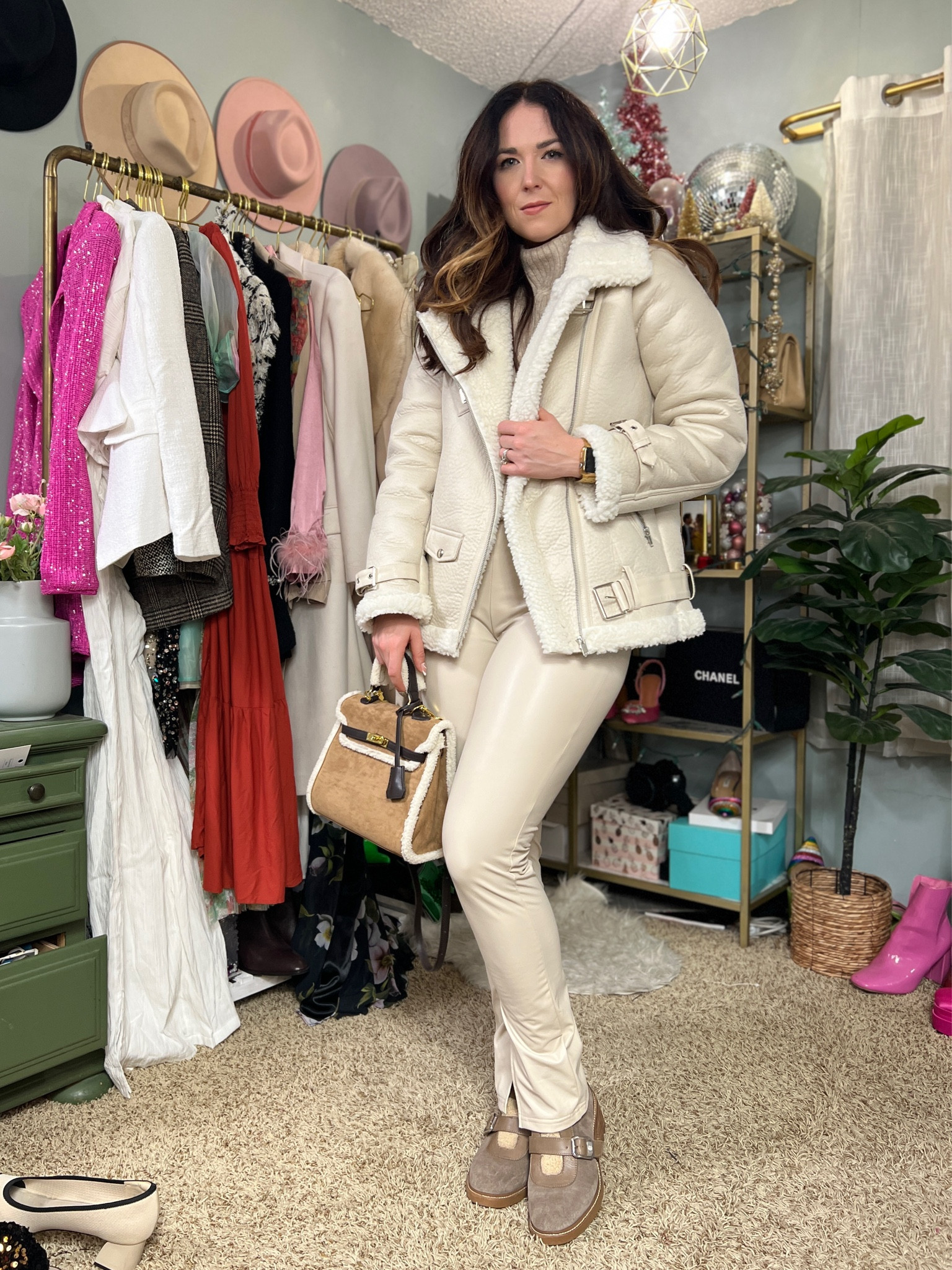 Sizing note on jacket: recommend sizing up for a more comfortable fit with sweaters 

Shearling jacket | shearling moto jacket | winter white outfit | leather leggings outfit | leather pants outfit | shearling bag | shearling 


#LTKSeasonal #LTKunder100 #LTKunder50