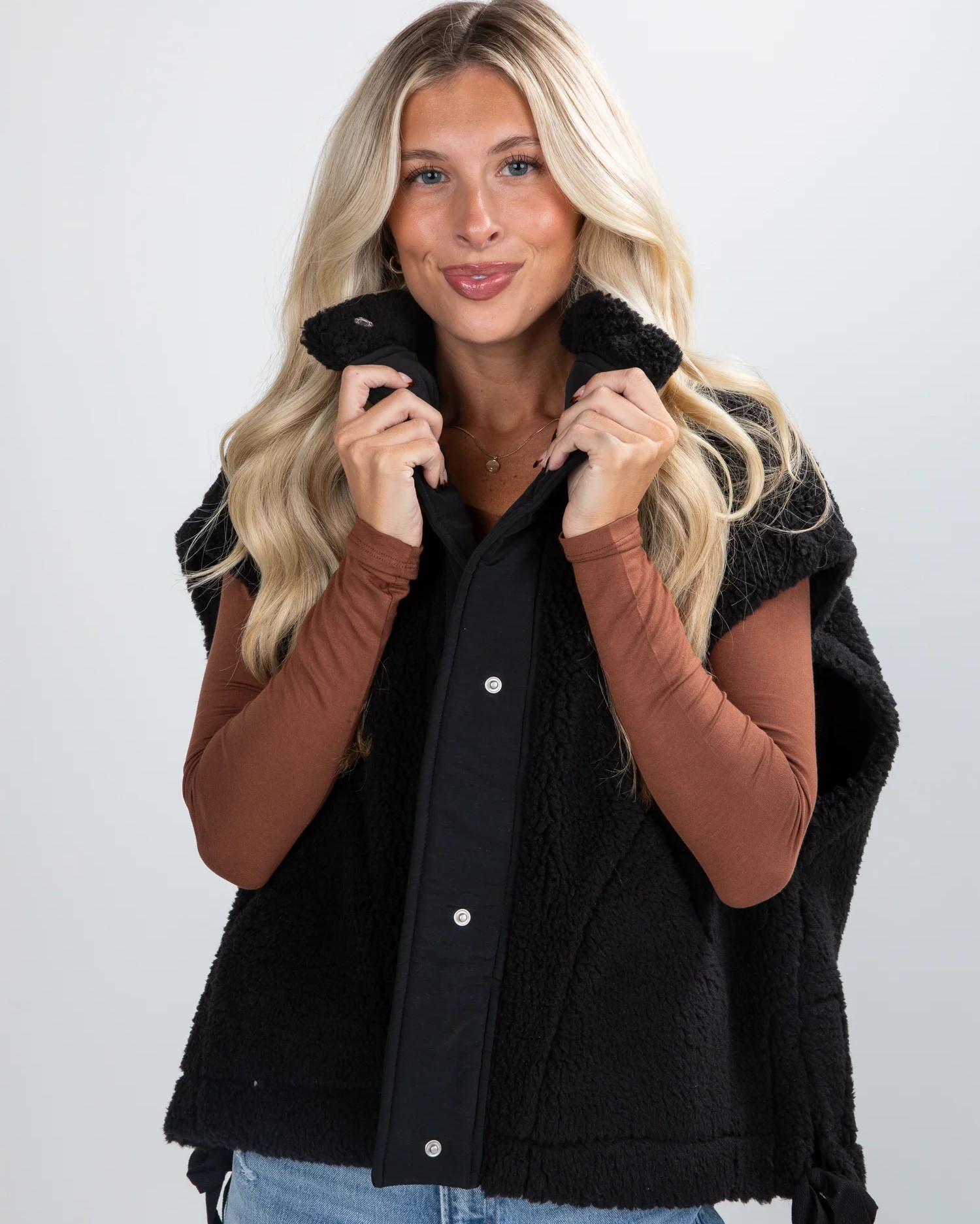 One of my most worn pieces is my @freepeoplemovement Sherpa vest - I’ve found similar | dupes for the fraction of the cost linked for yall! 

#LTKfitnessgoals #LTKgrwm #LTKmomlife