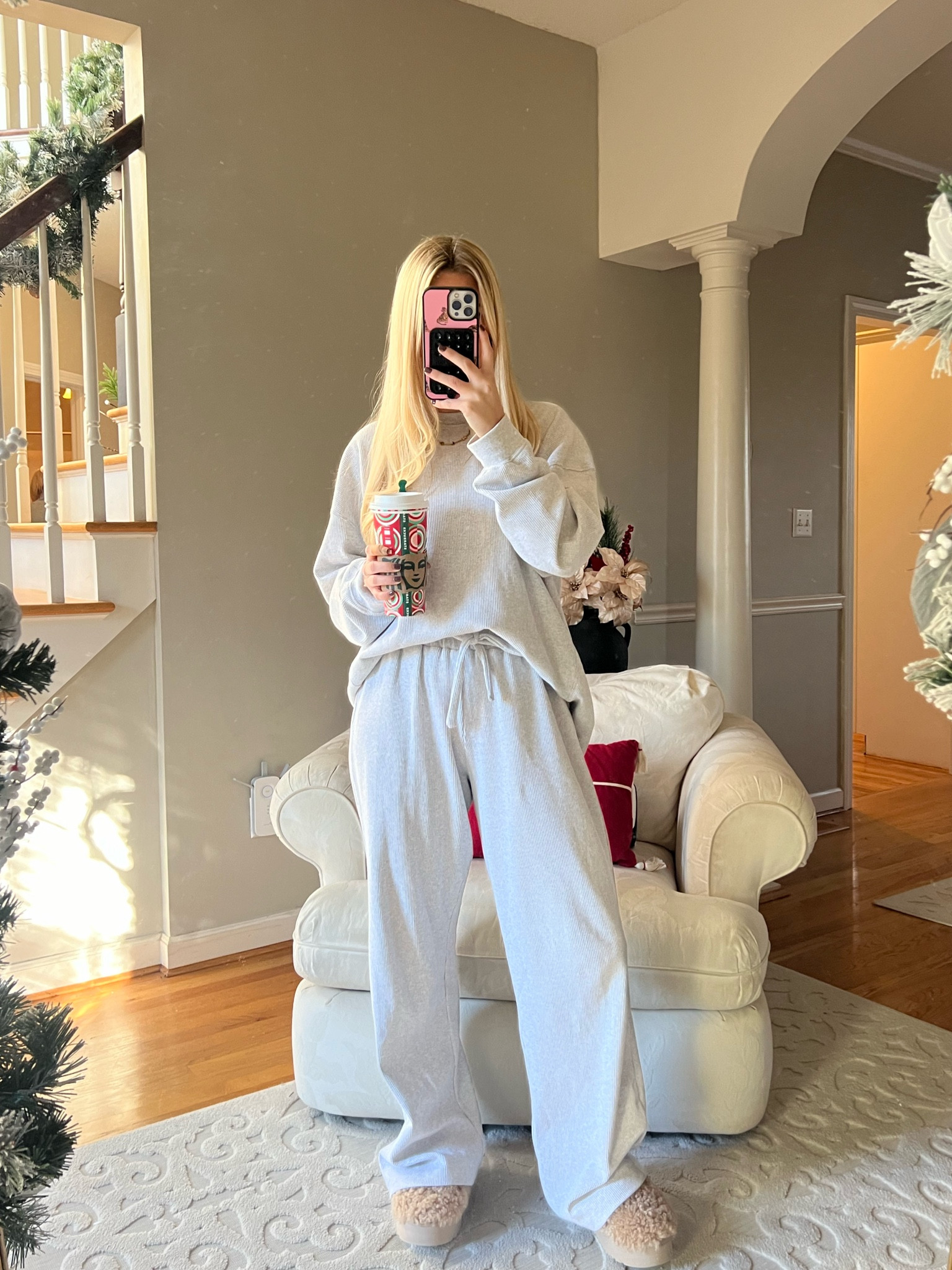 Comfies! 🤍 
Wearing size XS/S


#LTKStyleTip #LTKFindsUnder100 #LTKU