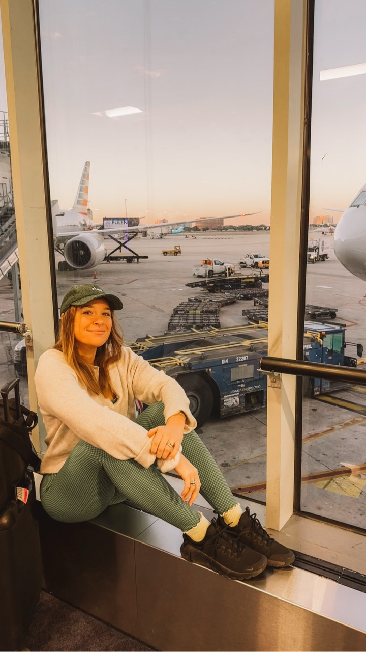 I love a good airport fit, even at 5am. ✈️💭

@shopvitality set
@zsupply cardigan
@shopbop hat 

We overnighted in MIA to beat the snowstorm. Let’s hope it pays off 🤞🏻💭