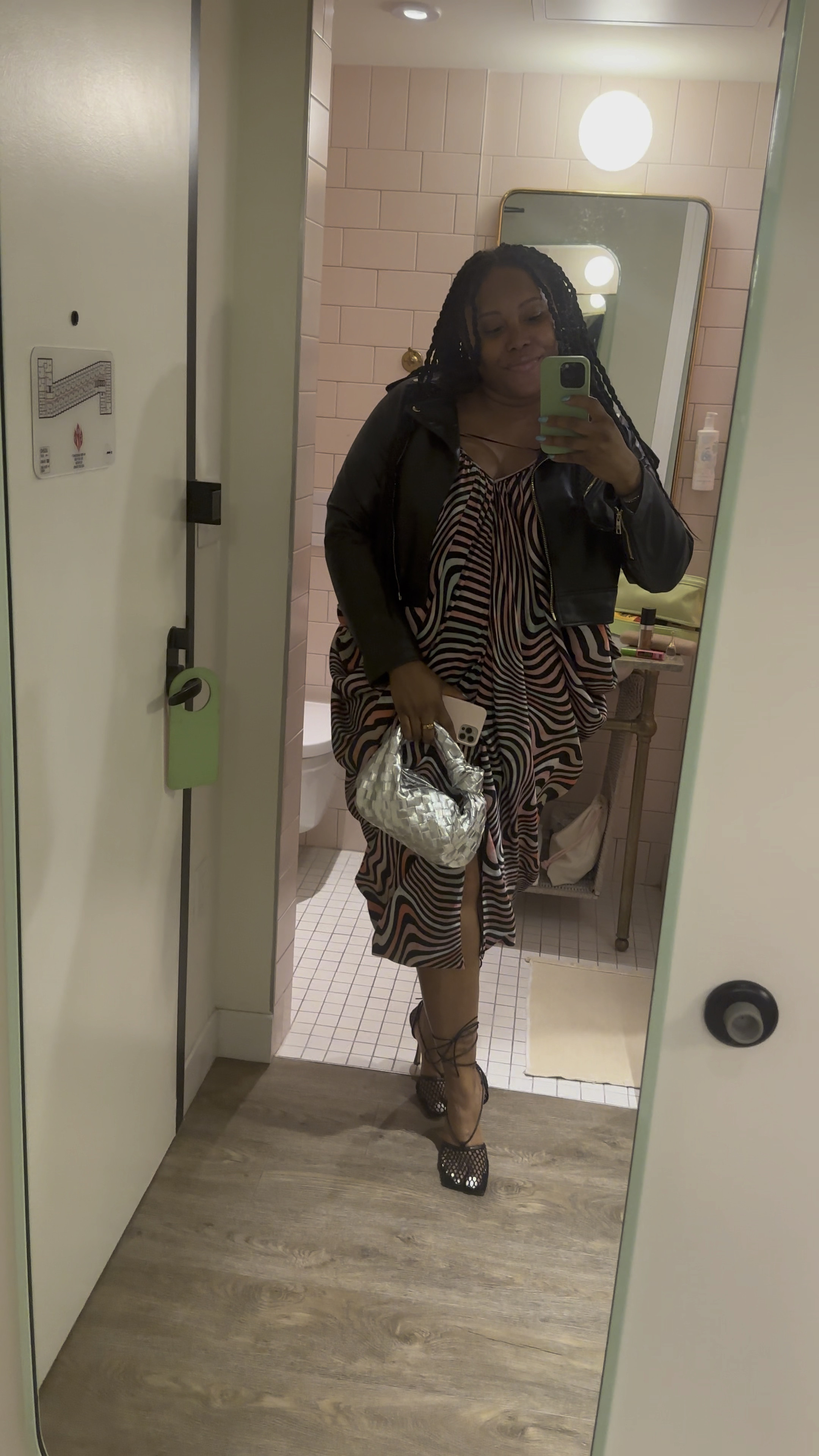 Miami Solo Trip: Night Four🩶

Another high/low moment with an Amazon The Drop Dress (Jalisa Vaughn’s), bottega shoes (size 40), bottega dupe bag and Zara leather jacket 

#ltktravel #ltkfindsunder100

#LTKshoecrush #LTKmidsize #LTKstyletip