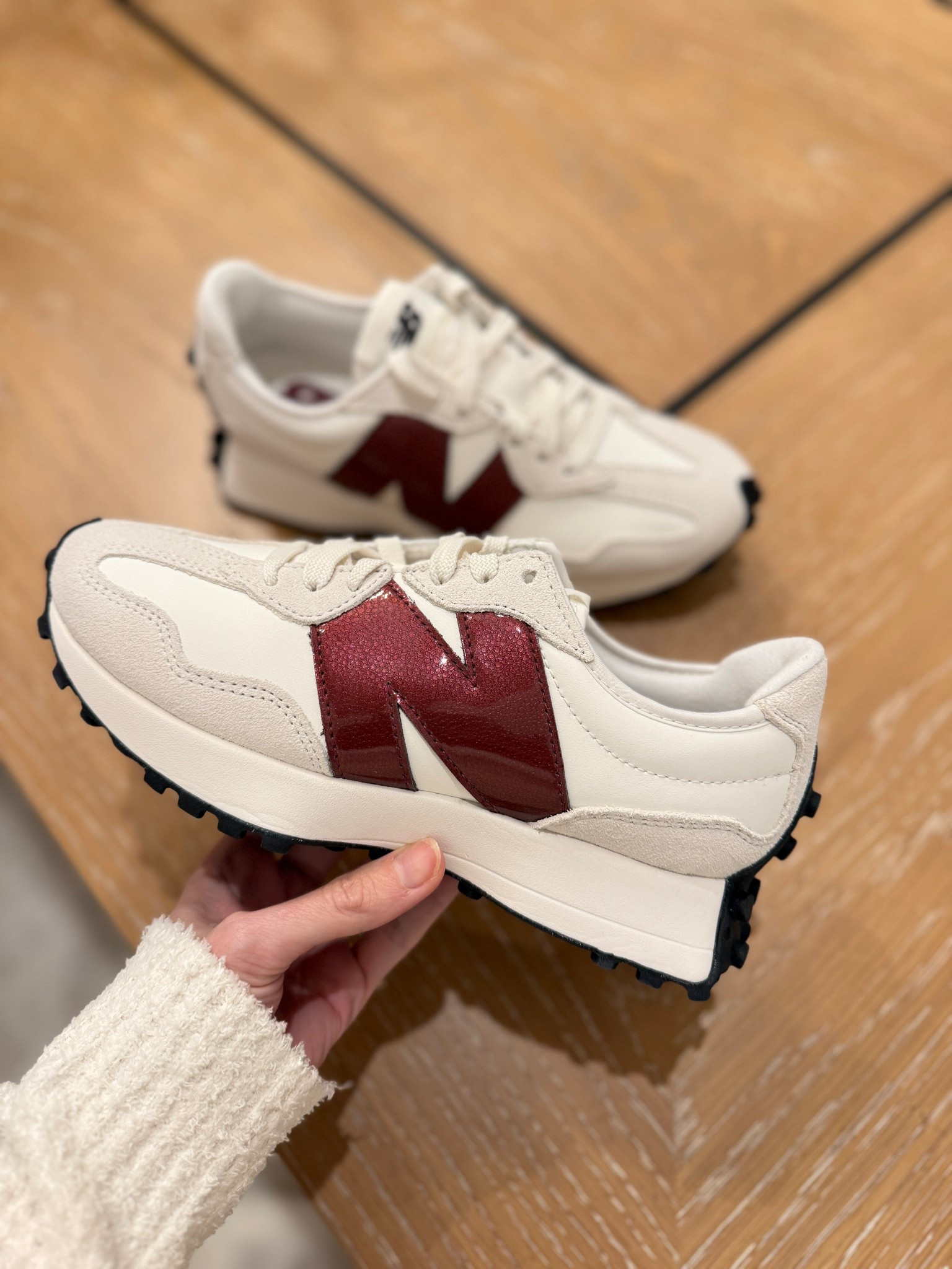 Women’s new balance 327