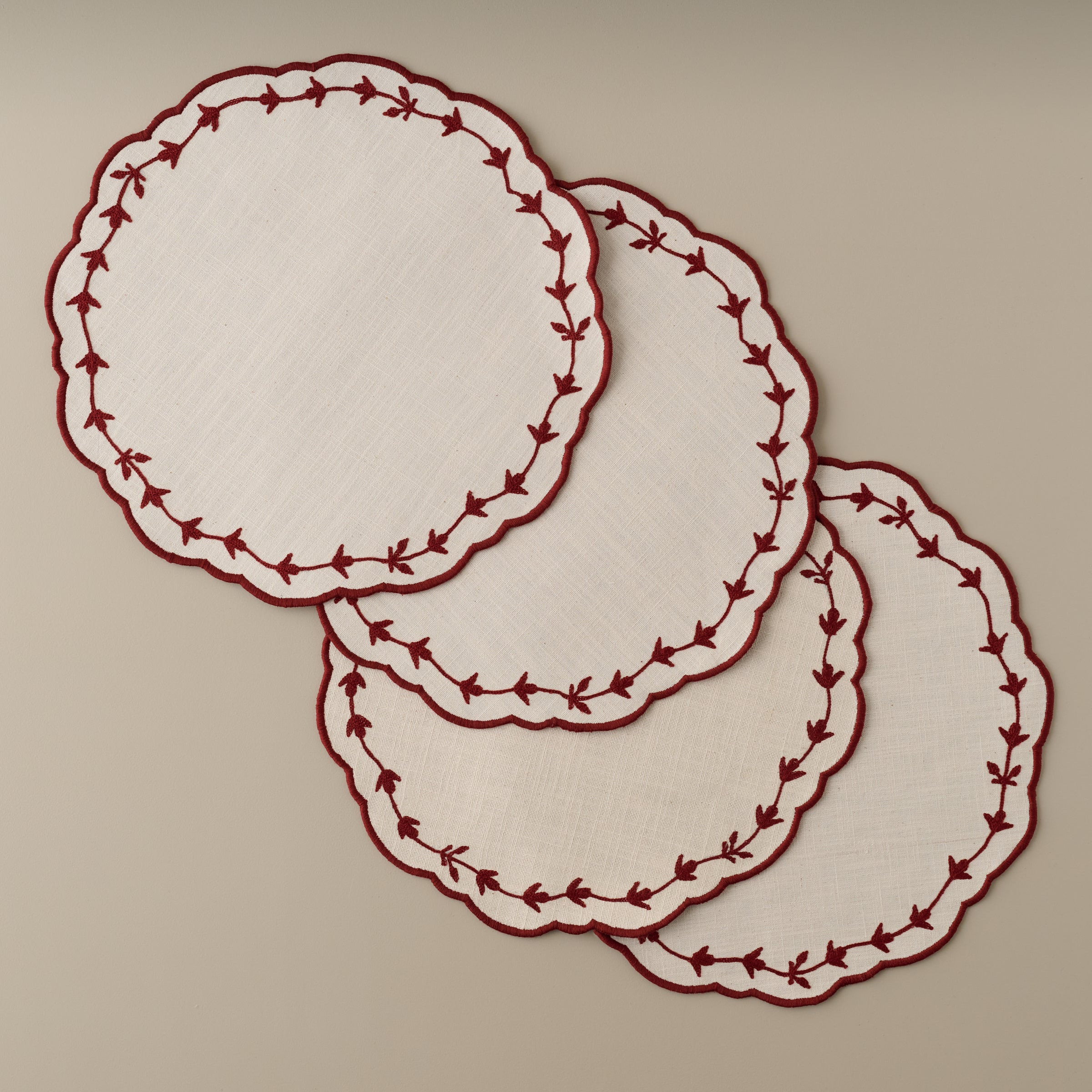 Red Embroidered Edge Scalloped Reversible Placemat | Magnolia