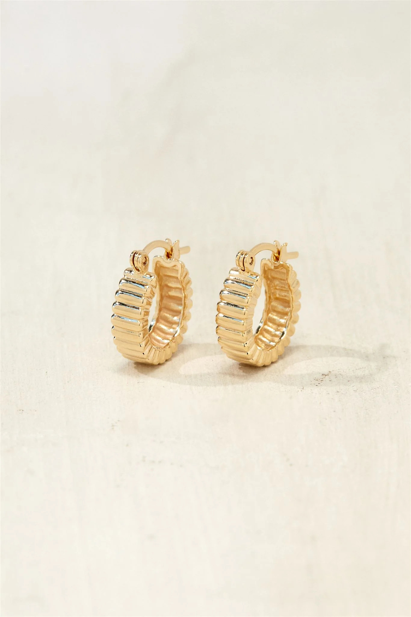 Jules Hoops | Set & Stones