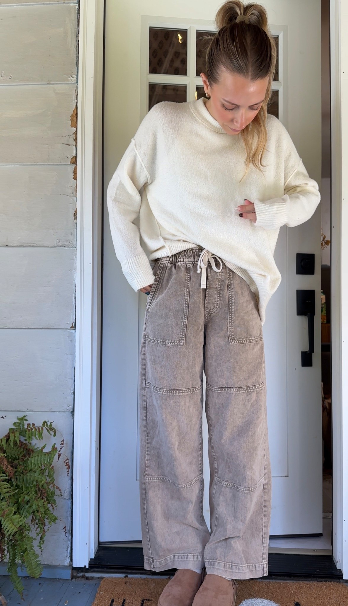 The cutest pants for fall 🤎

#LTKStyleTip #LTKSeasonal #LTKFindsUnder100