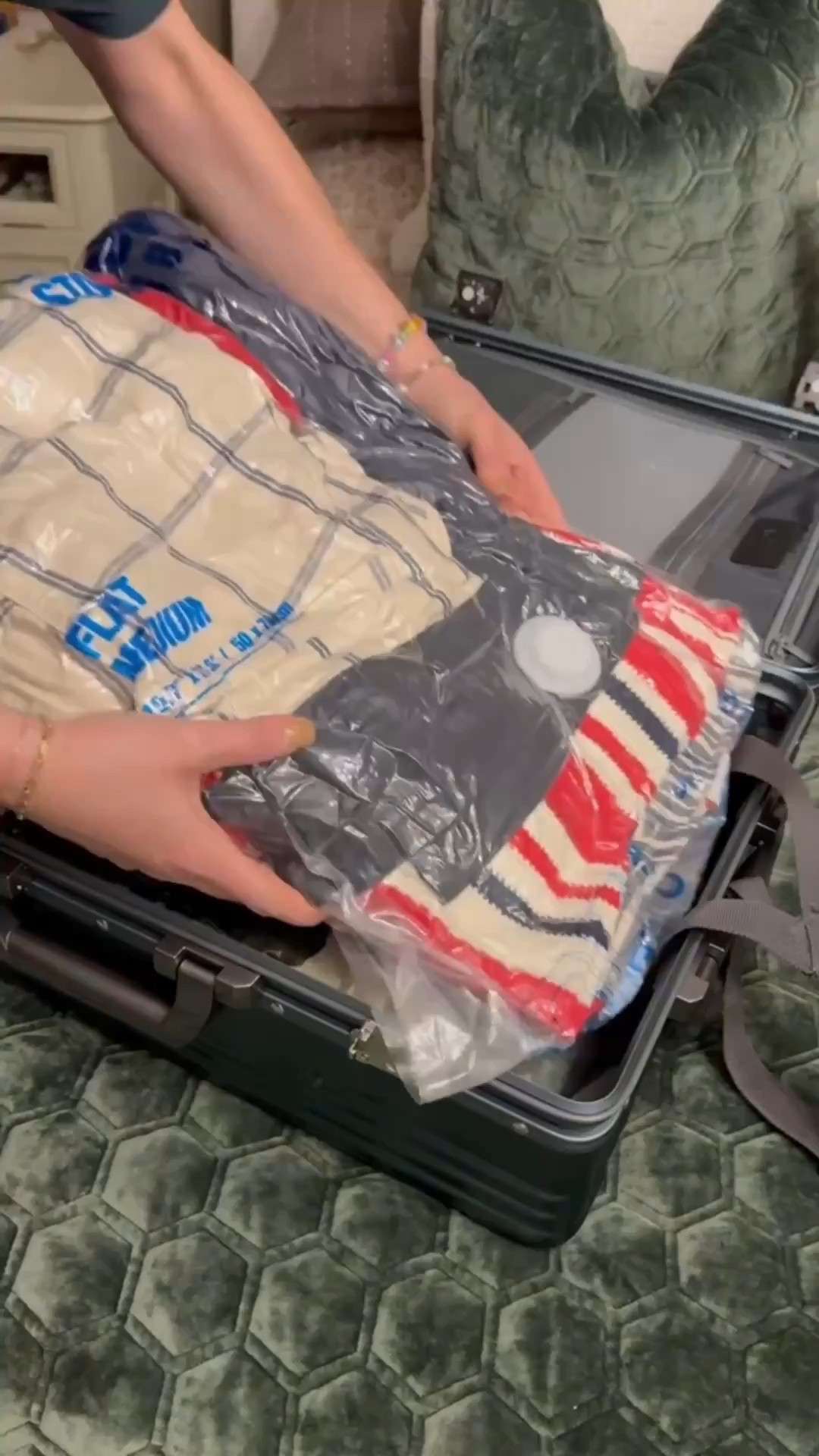 When you want more room without bigger luggage 👌
A storage saver vacuum, compression vacuum bags, and durable travel luggage make it possible to pack more while keeping everything neat, wrinkle-free, and perfectly organized.

#eanesinteriors #packinghacks #vacuumstorage #travelorganization #luggagelife #organizedhome


#LTKFindsUnder100 #LTKvlog #LTKTravel