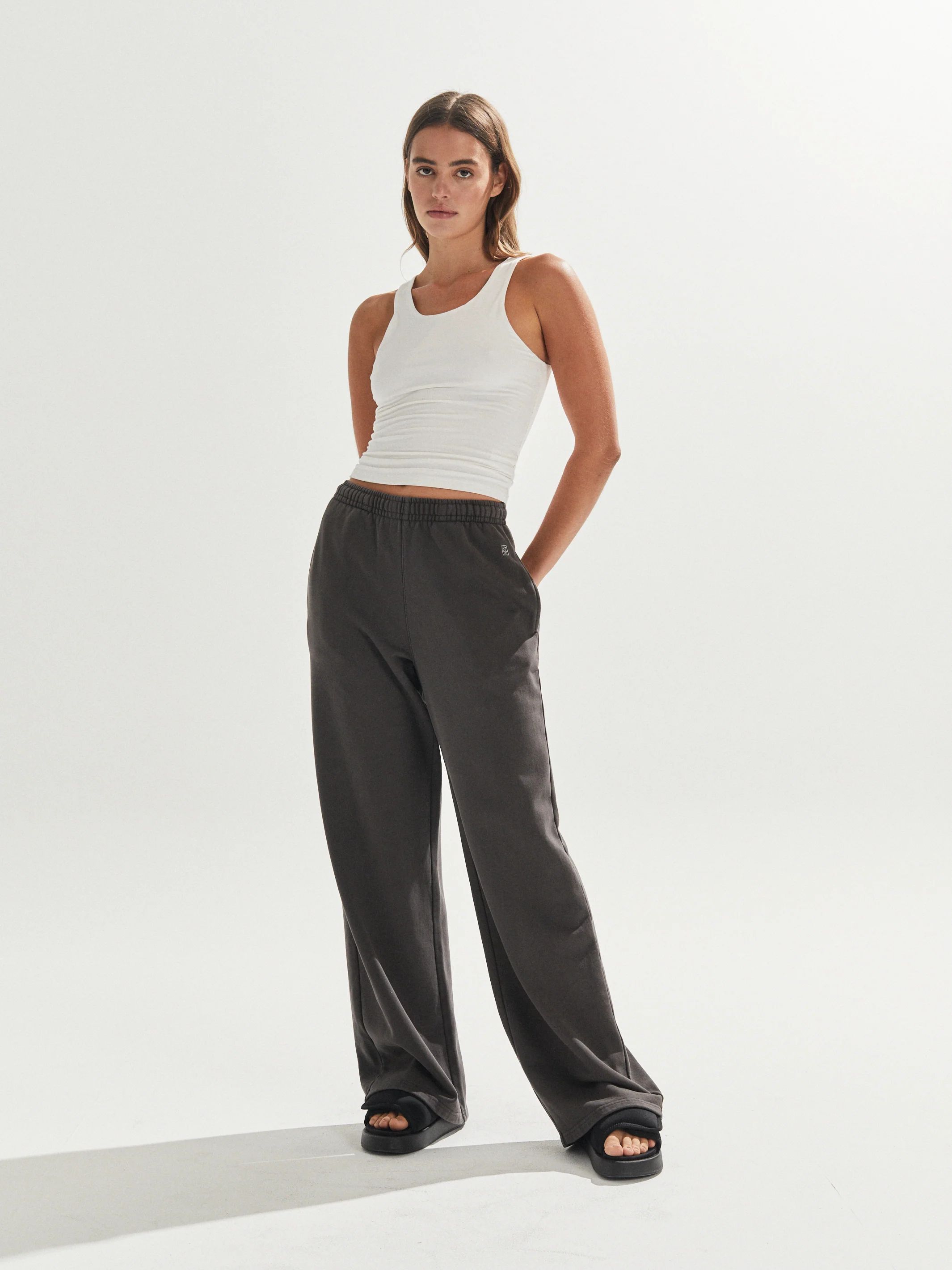 Parker Trackpant Charcoal | One Mile