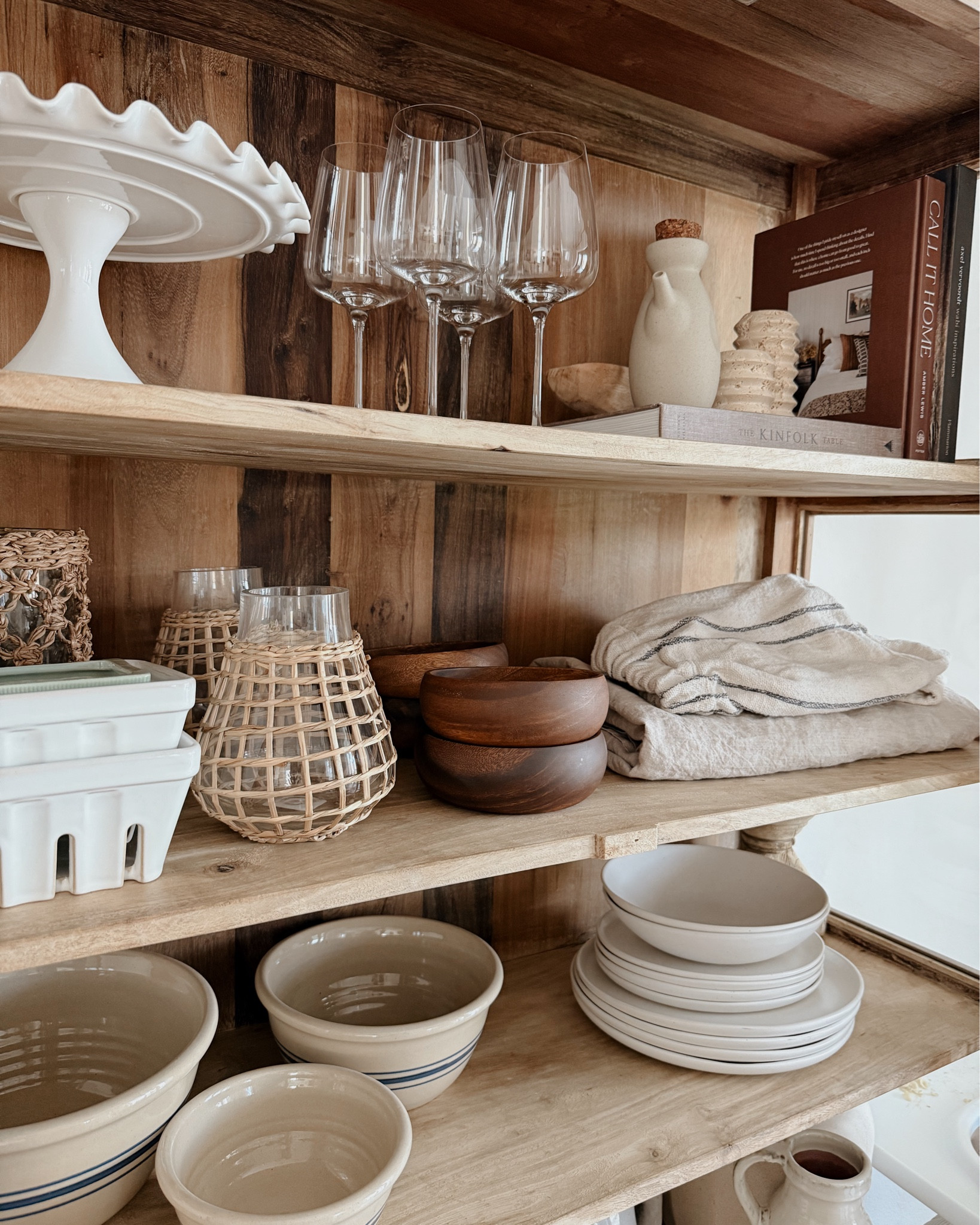 Dining essentials I swear by 🤎 elevated, functional, and actually worth it. These are the pieces that make everyday meals feel put together without overthinking it. Think timeless, neutral, and designed to last exactly how I like my home. 

#neutralhome #elevatedhome #diningessentials


#LTKvlog #LTKstorytime #LTKHome