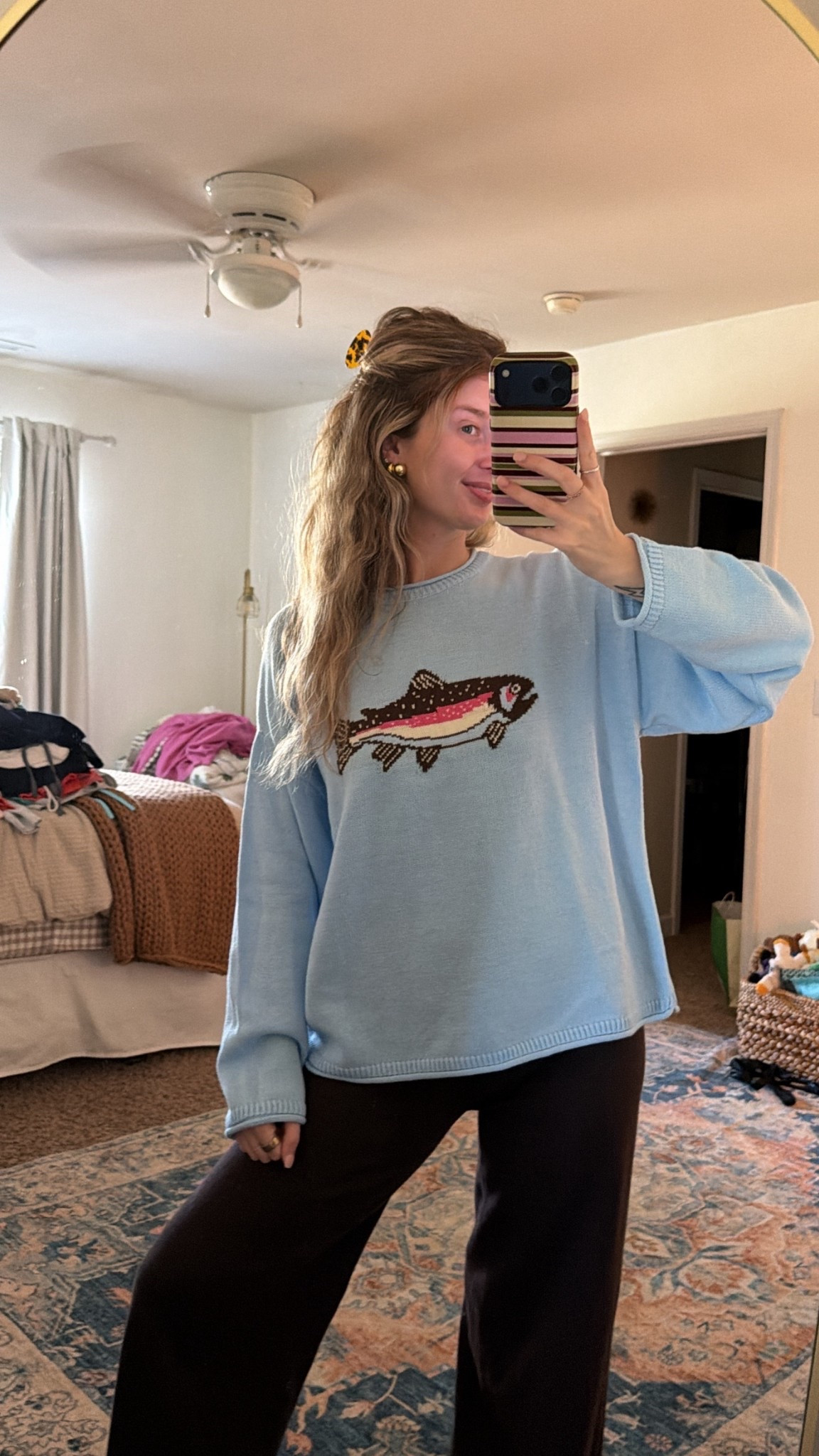 This sweater is everything!!!! 🐟 



#LTKgrwm #LTKU #LTKSeasonal