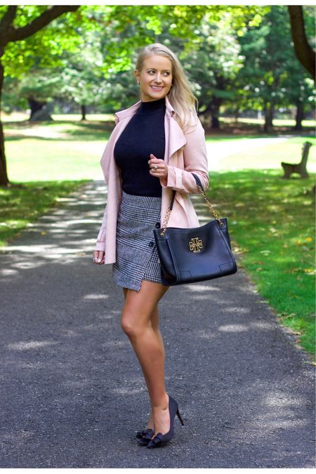 Loving this look for the Fall to Winter transition! 


Pink faux suede trench coat, workwear, day to night outfit, Tory Burch bags, Ted Baker pumps, fall outfit ideas, fall outfit trends, fall outfits ideas, tweed skirt outfit 

#LTKworkwear #LTKshoecrush #LTKSeasonal