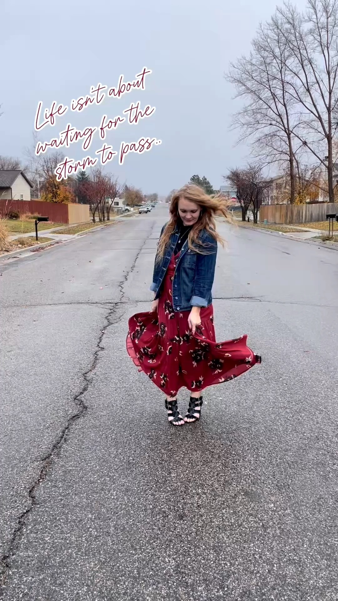 Dresses that endure the changing fall weather? Yes, please!

#LTKootd #LTKSeasonal #LTKSaleAlert