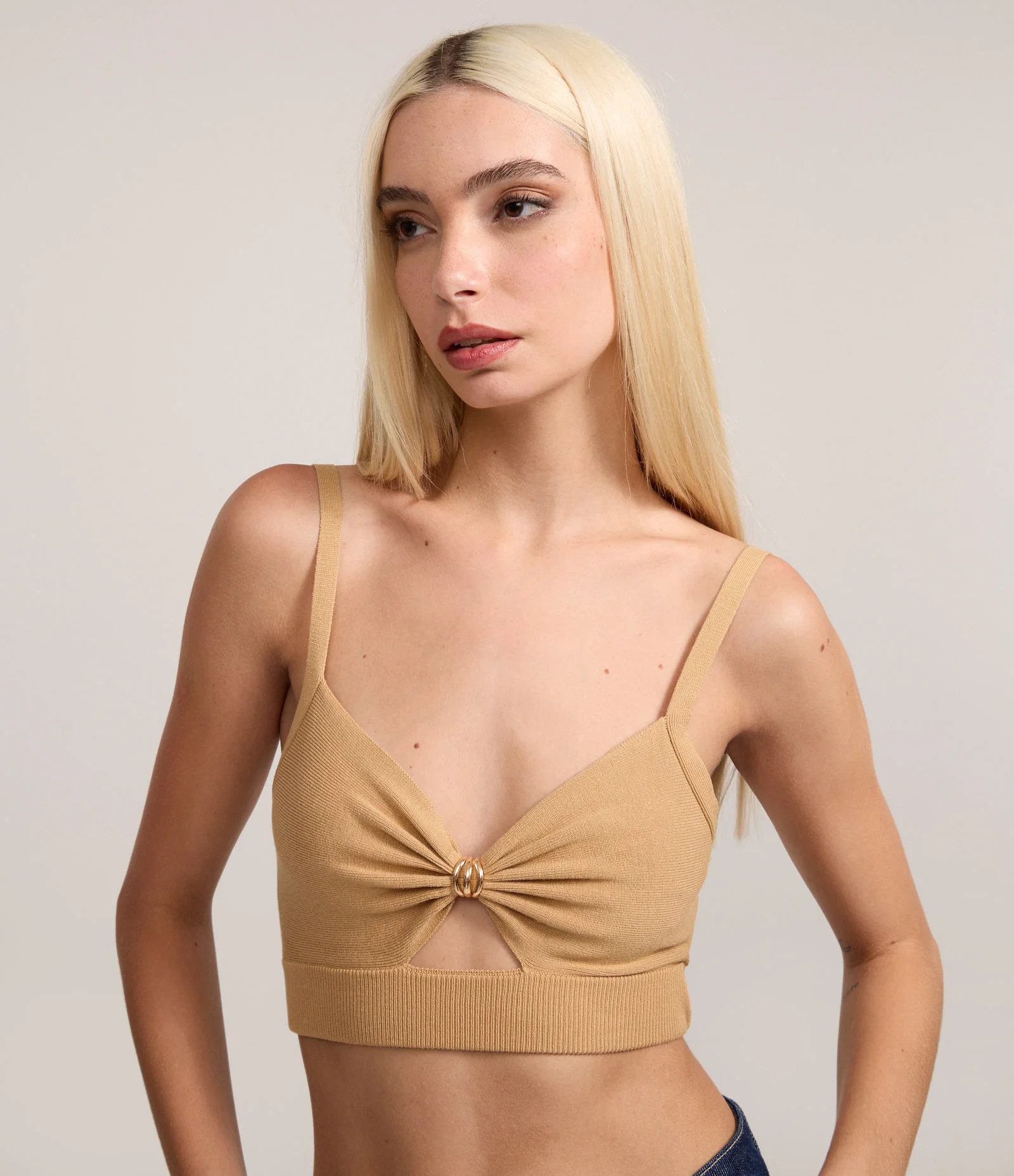 Blusa Super Cropped em Tricô com Aviamento no Busto Vermelho - Lojas Renner | Renner (BR)