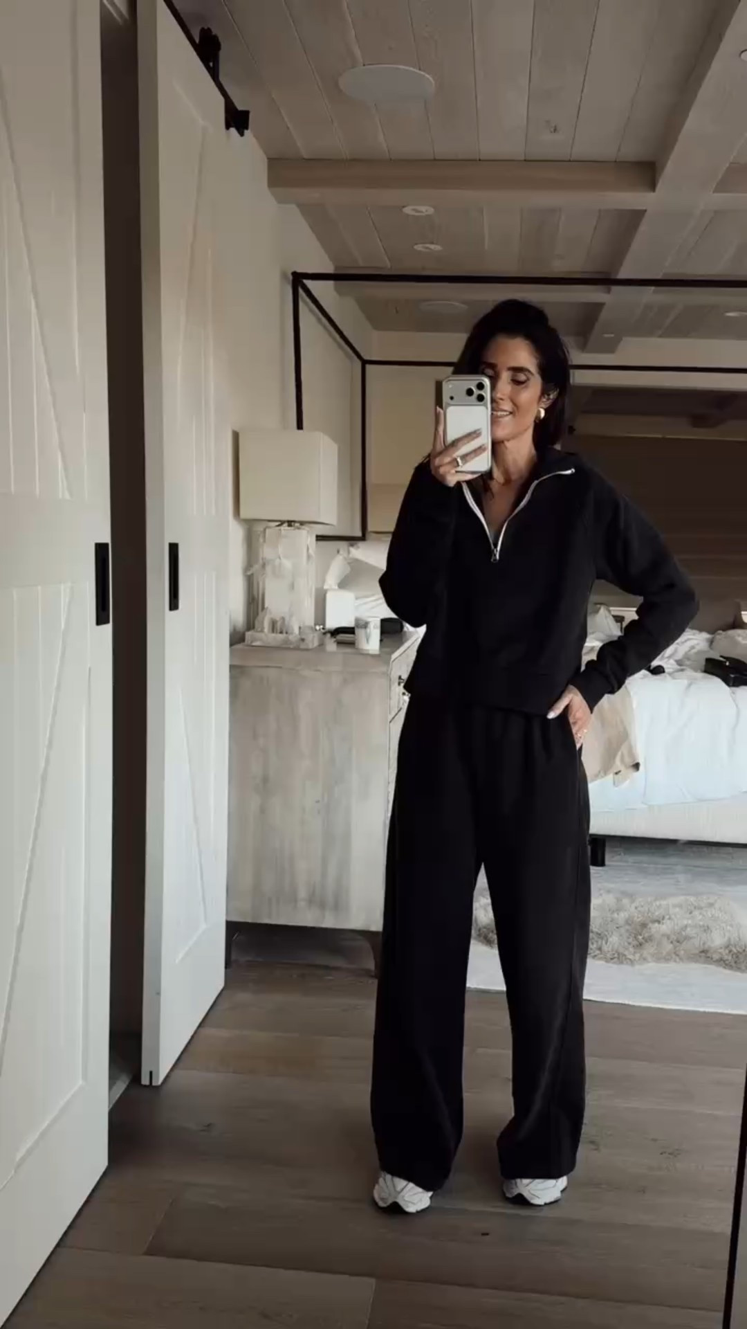 For anyone else’s who loves sweatpants, I love the look of this pair! I’m just shy of 5-7” wearing the size XS and XS hoodie #stylinbyaylin #aylin #vuori #sweatpants #sets

#LTKActive #LTKStyleTip #LTKSeasonal