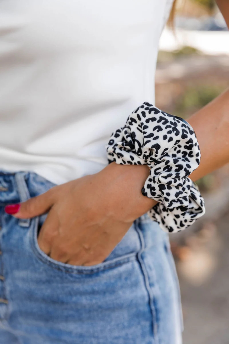 Make It Clear Leopard Scrunchie Set DOORBUSTER | The Pink Lily Boutique