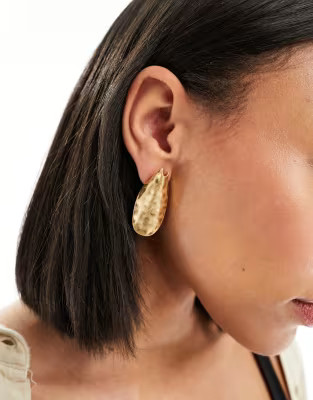 DesignB London hammered oval earrings in matte gold | ASOS (Global)