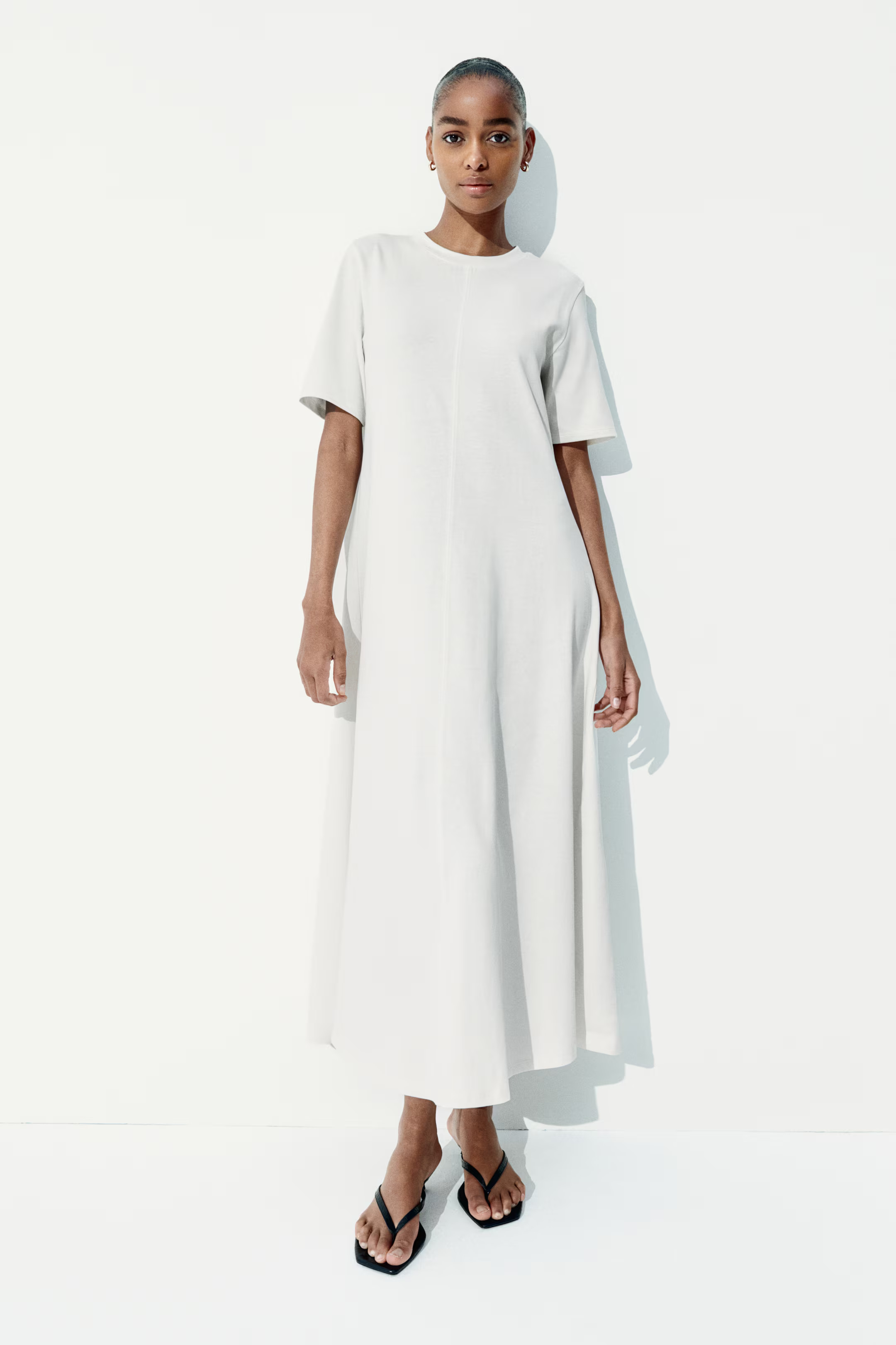 Flared T-shirt dress | H&M (UK, MY, IN, SG, PH, TW, HK)