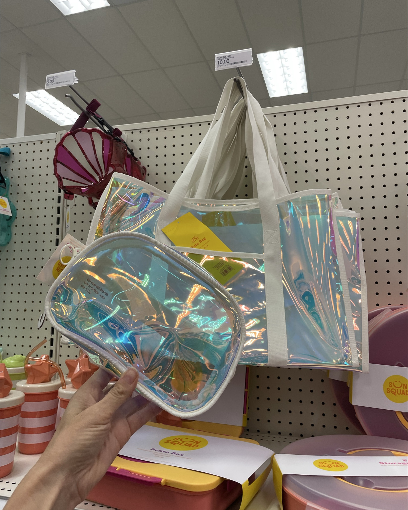 Summer essentials are hitting stores @Target Have a feeling the iridescent bags will go quick (not online yet will update when available)



#LTKSeasonal #LTKTravel #LTKfoodie
