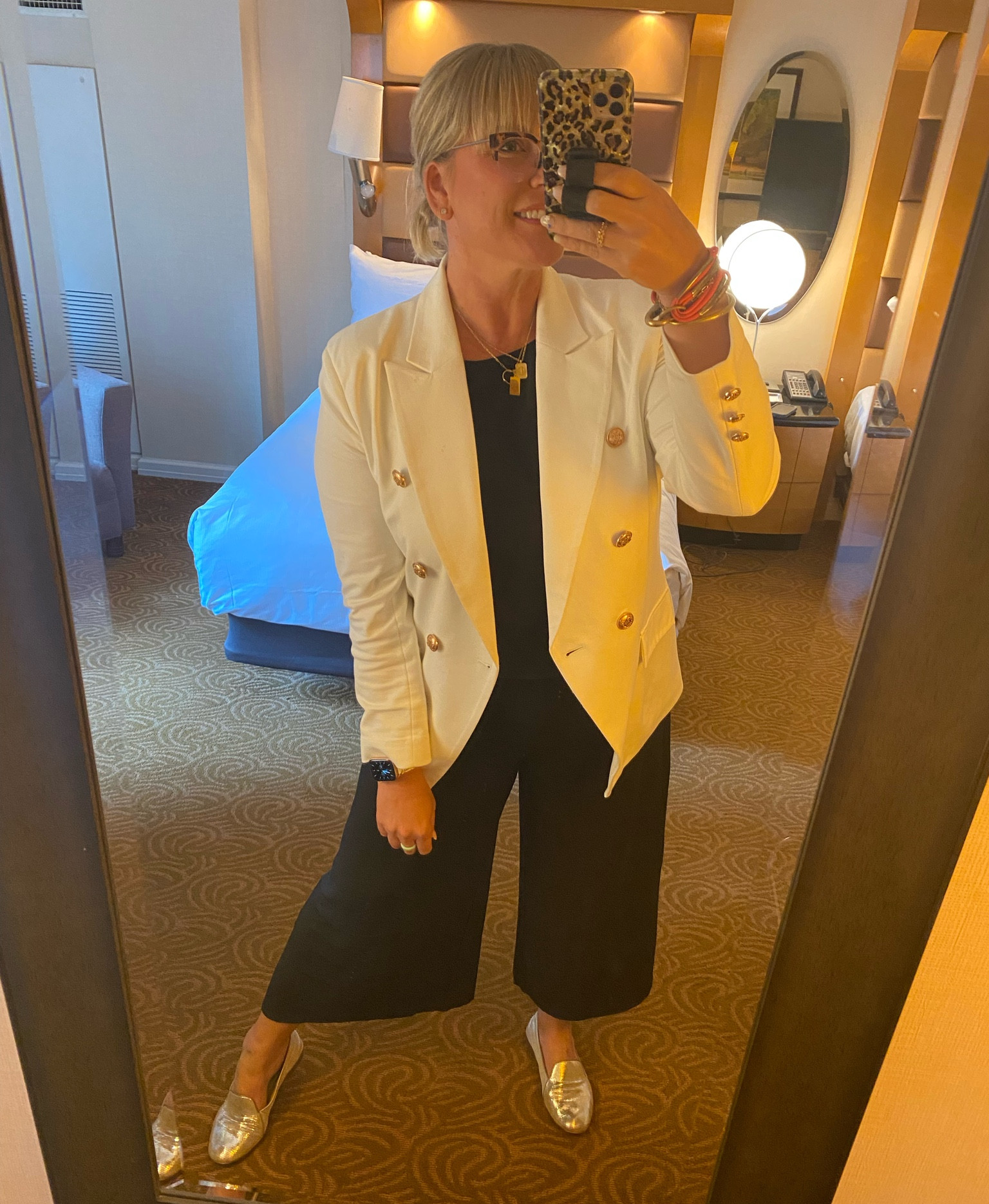 Work wear! Buying this set and blazer in every color! 🙌🏻 Purchase now, before they’re gone  