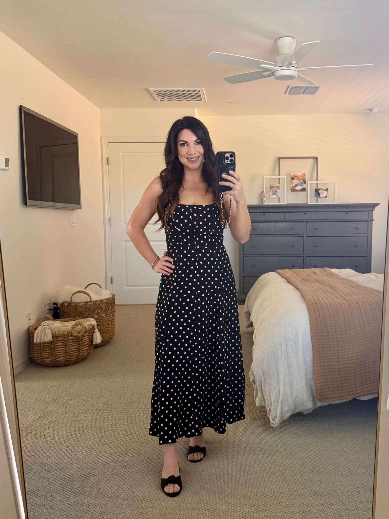 Polka dots but make it timeless 🖤🤍 The kind of dress you’ll reach for on repeat. Classic print, effortless fit.

#LTKStyle #LTKFinds #AmazonStyle #SummerDress #PolkaDotDress #EffortlessStyle #MomStyle #DateNightLook #ClassicWithATwist