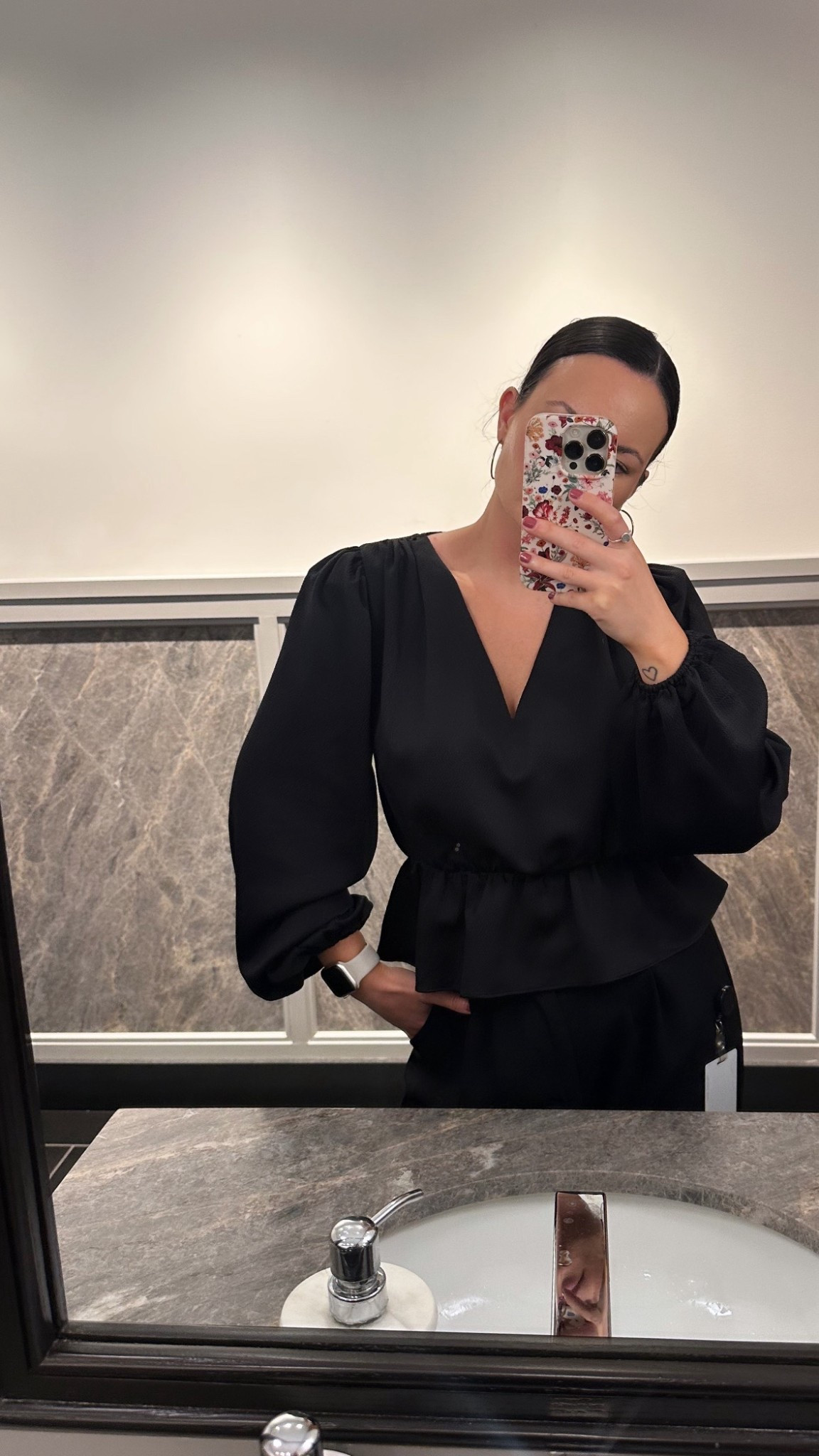 today’s office fit >>

my top is from Express and on sale! 🖤

#LTKSaleAlert #LTKStyleTip #LTKWorkwear