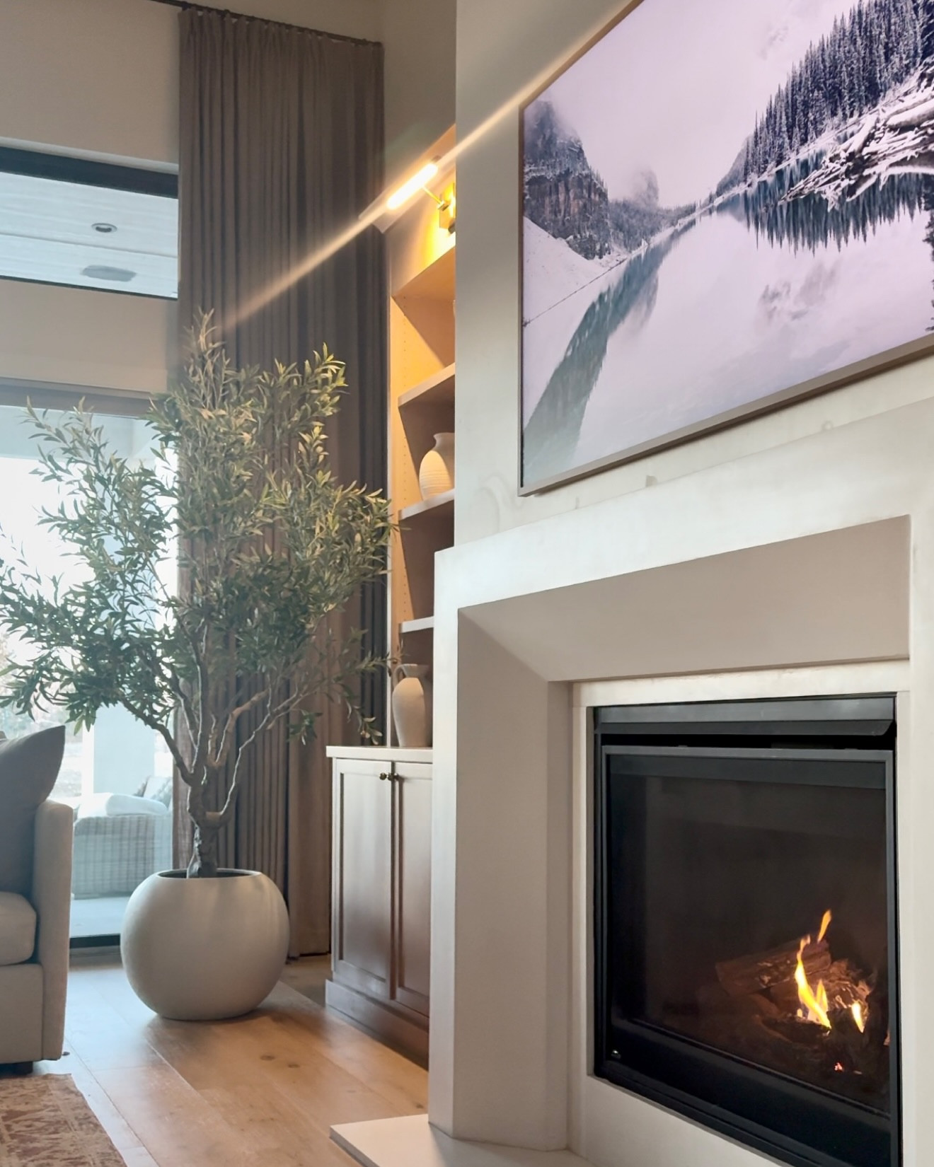 
Sharing a few moments from our home lately ! Hope you enjoy them . If you see anything you love comment SHOP or 
#Homedecorinspo #moderntraditional #transitionalstyle #homeinspo #neutralhome #homedecor #studiomcgee #targetstyle #amazonhomefinds #homeswithpurpose  #rustichome #livingroominspiration #diningroominspiration #ceilingdesign #ceilingbeams

#LTKSaleAlert #LTKHome