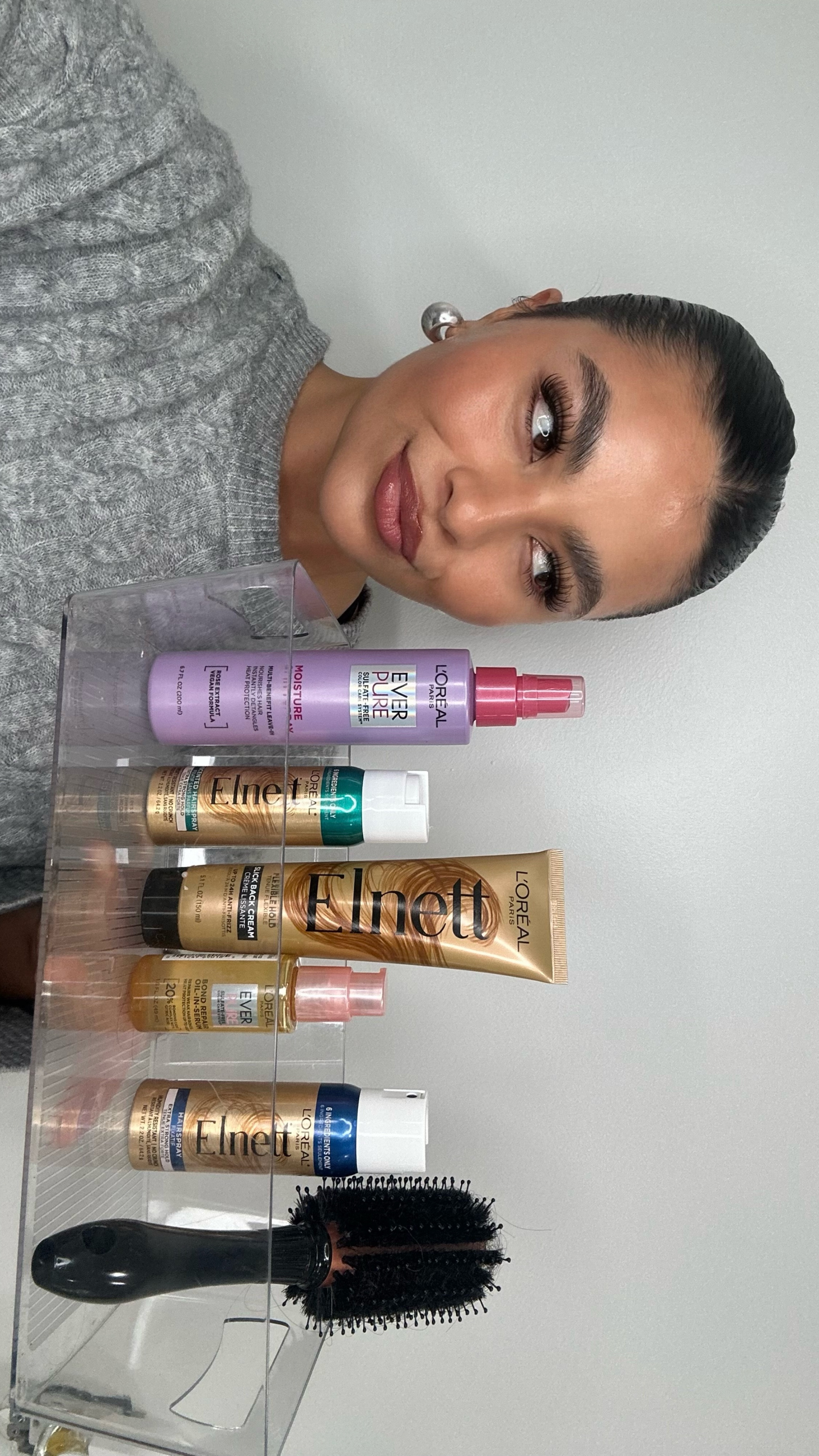5 minute ALL DAY slick back 
 24 flexible & brushable hold 
Anti-humidity protection 
No crunch / stickiness 
Easy to re-style hair 
Lightweight & non-greasy 
 @lorealparis 
#LorealParisHaircare  #ElnettSlickbackCream #slickback #hairtutorial #beautycontentcreator #atlantacontentcreator