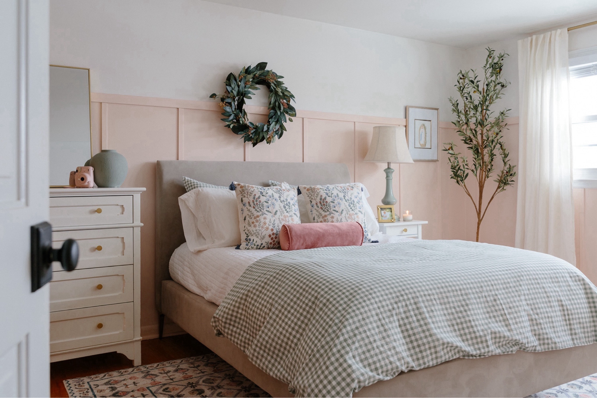 Little girls room inspiration. Rug size 7’6”x9’6”. Full size bed in Silver Performance Velvet.
