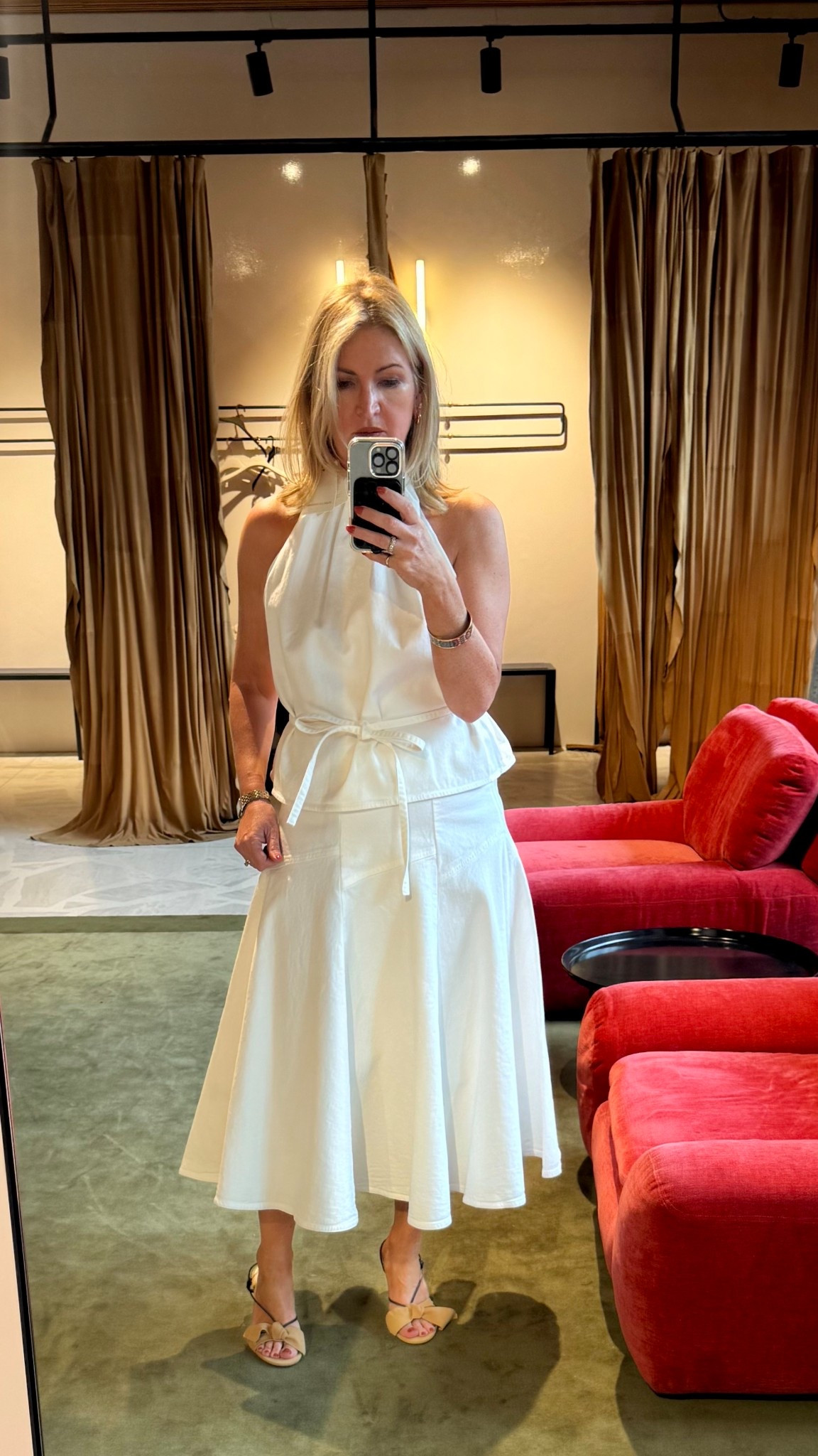 White denim - perfect for party season! 

#LTKHoliday #LTKParties #LTKOver40