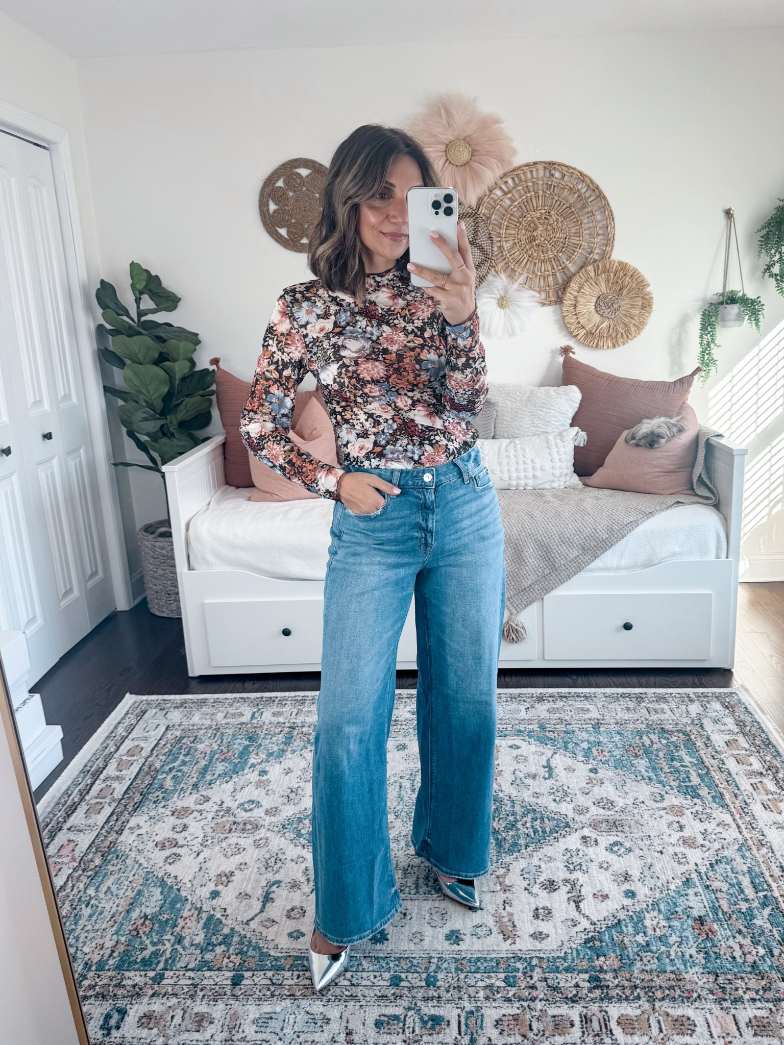 American Eagle Baggy wide leg jeans 

#LTKSaleAlert #LTKFindsUnder100 #LTKOver40