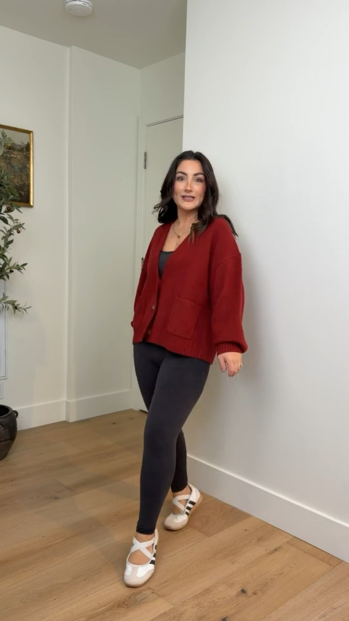 New arrivals from @Fabletics 

Cardigan size small
Top size small
Leggings size medium short 

5’0” 135lbs
#fableticspartner

#LTKootd #LTKPetite #LTKSaleAlert