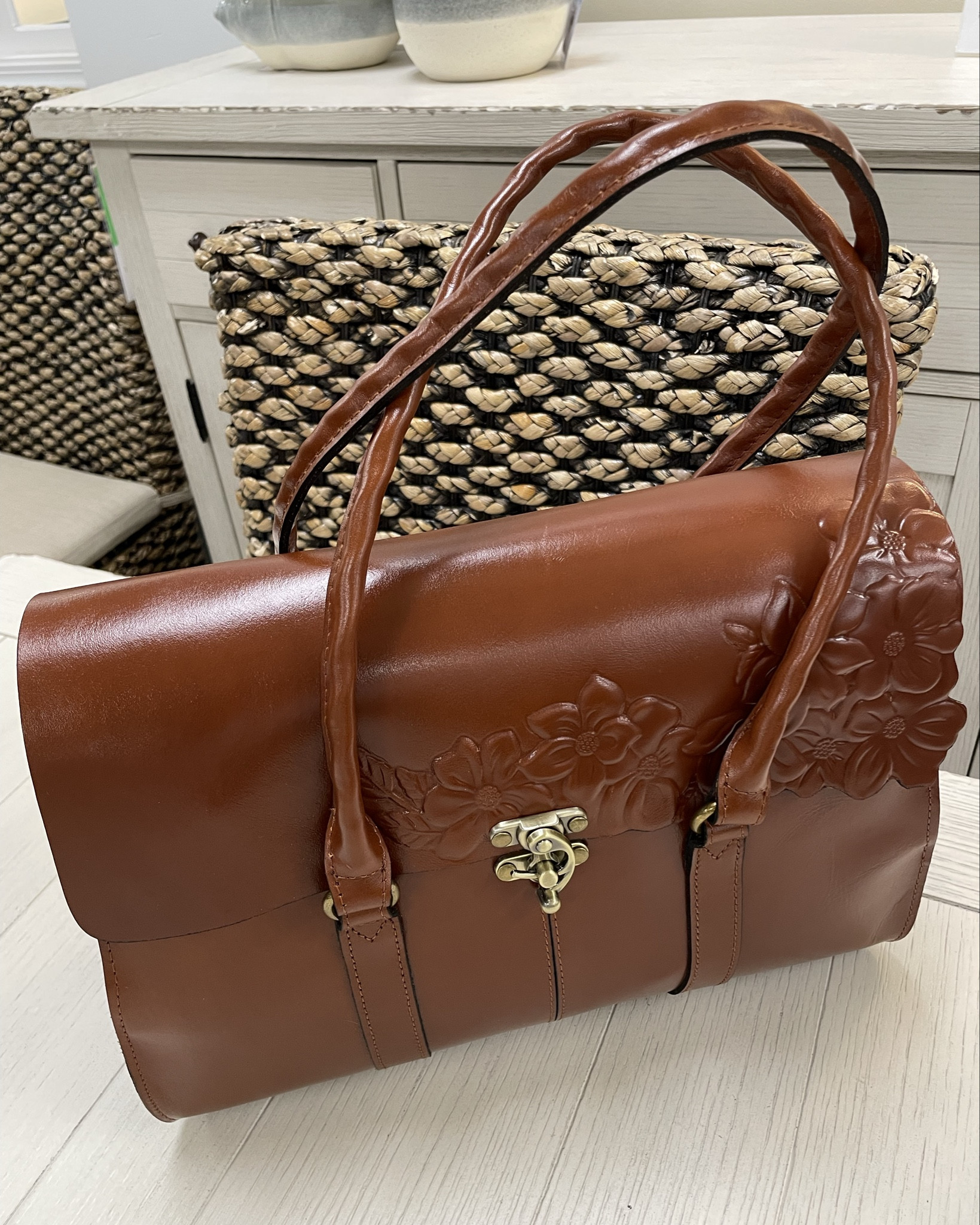 Patricianashbags  at tjmaxx 
Love her bags 