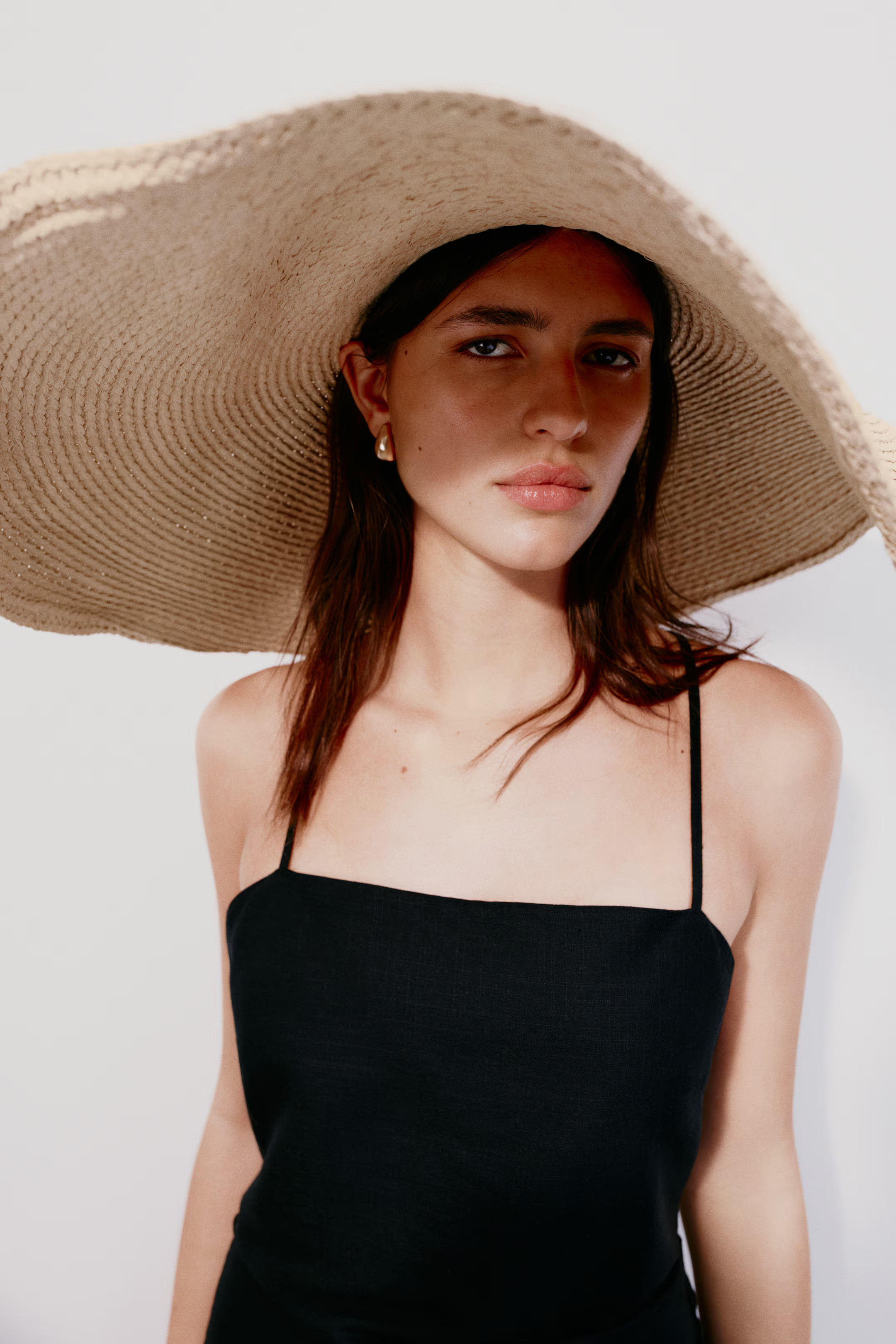 Strohhut mit breiter Krempe | H&M (DE, AT, CH, NL, FI)