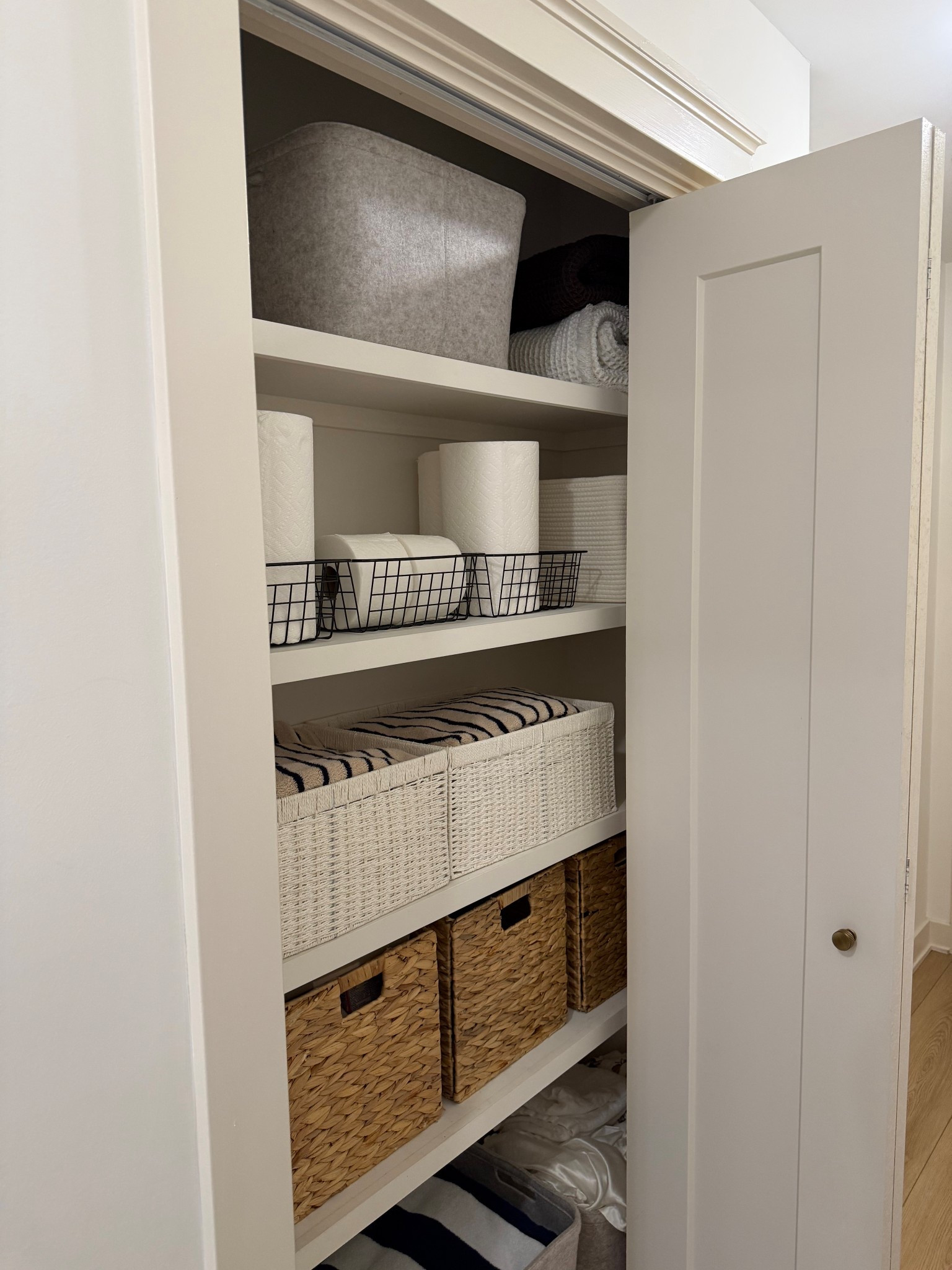 Linen closet reset 🤍✨
one of those spaces that makes your whole house feel put together

I organized everything by category so it’s super easy to grab what you need; towels, sheets, extra blankets, all neatly stacked and visible. Baskets are my go-to for smaller items like pillowcases and washcloths so nothing gets lost.

Keeping it neutral + minimal but still functional (my favorite combo)
linked everything to recreate 🏡 