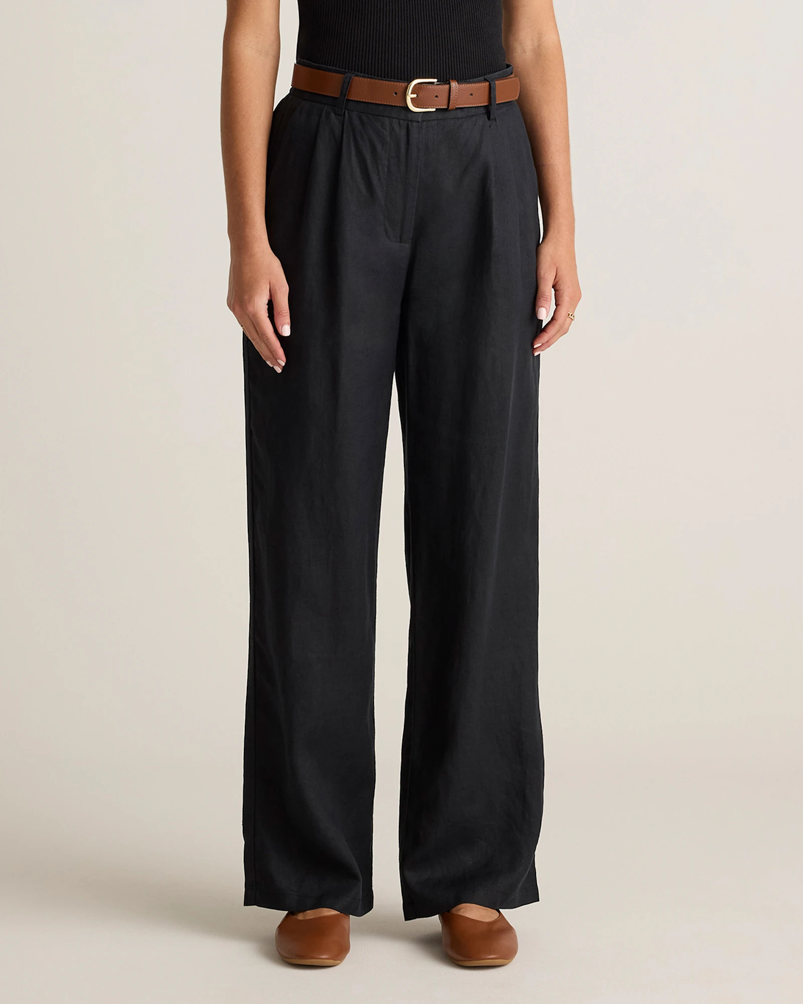 Black 100% European Linen Pleated Trouser | Quince