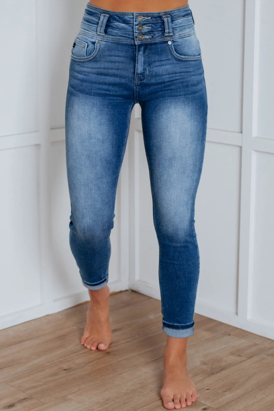 KanCan Jeans - Medium Wash

Use Code - JAMELLAH0523 at checkout for a discount 

#LTKStyleTip