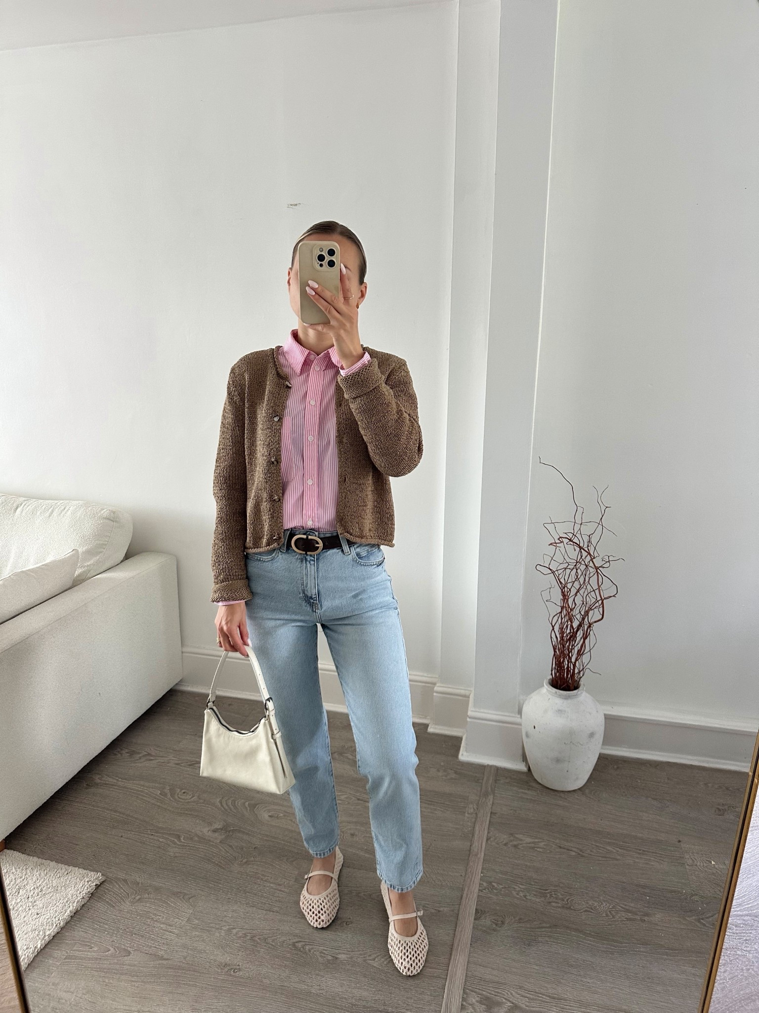 Simple, easy spring outfit 🌸

This pink shirt has become such a staple in my wardrobe 🩷sharing a super simple shirt hack you’ll love ✨

#LTKsummer #LTKspring