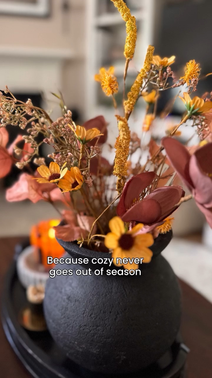 Because cozy never goes out of season

🔹 Sharing pieces of my life and home. Come follow the journey @igeehomelifestyle 

#cozyliving #timelessdesign #CozyHomeStyle #neutraldecor #SeasonalCozy #homewithstyle #decorinspo #HomeDecorLovers #explorepage #autum