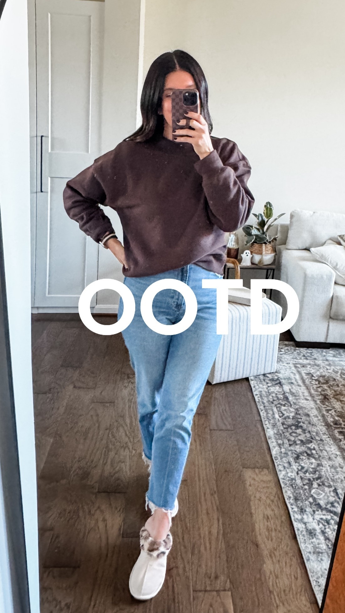 Abercrombie OOTD 
Momstyle 
Day of adulting 

I sized up in the mock neck bc it felt tight around my neck! 
Large 

8R on jeans. 

Slippers are INCREDIBLE 👏🏼👏🏼

#LTKStyleTip #LTKFindsUnder100 #LTKFindsUnder50