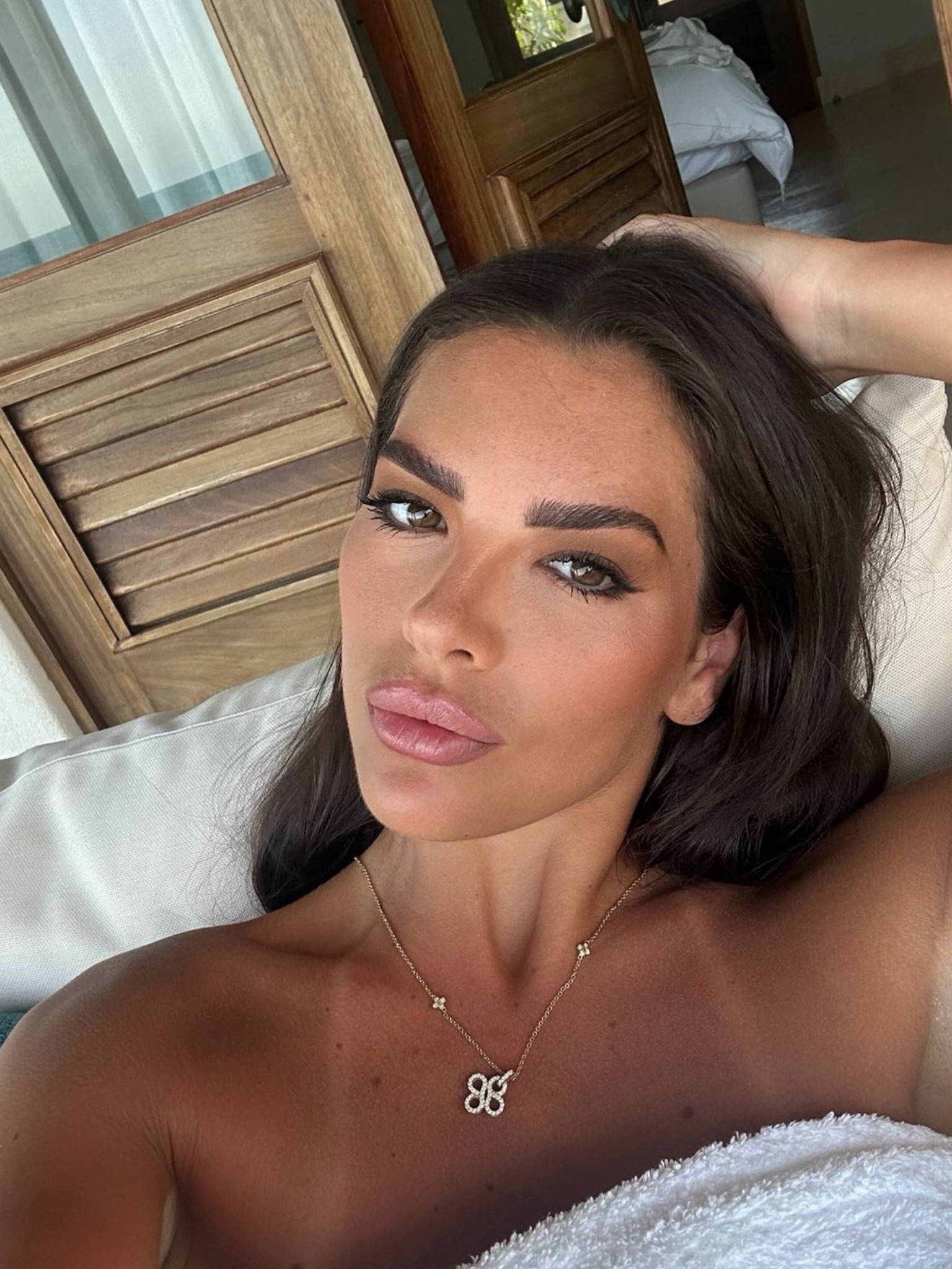 Summer evening makeup 💄
Tom Ford foundation shade Tawney
Kylie lip liner in shades Risky Rose and Coconut 
Kylie lip butter shade Toasted Marshmallow
NARS Concealer shade macadamia
YSL Blush shade Jayn4e
MAC creme colour base shade Shell 🐚 

#LTKsummer #LTKbeauty #LTKeurope