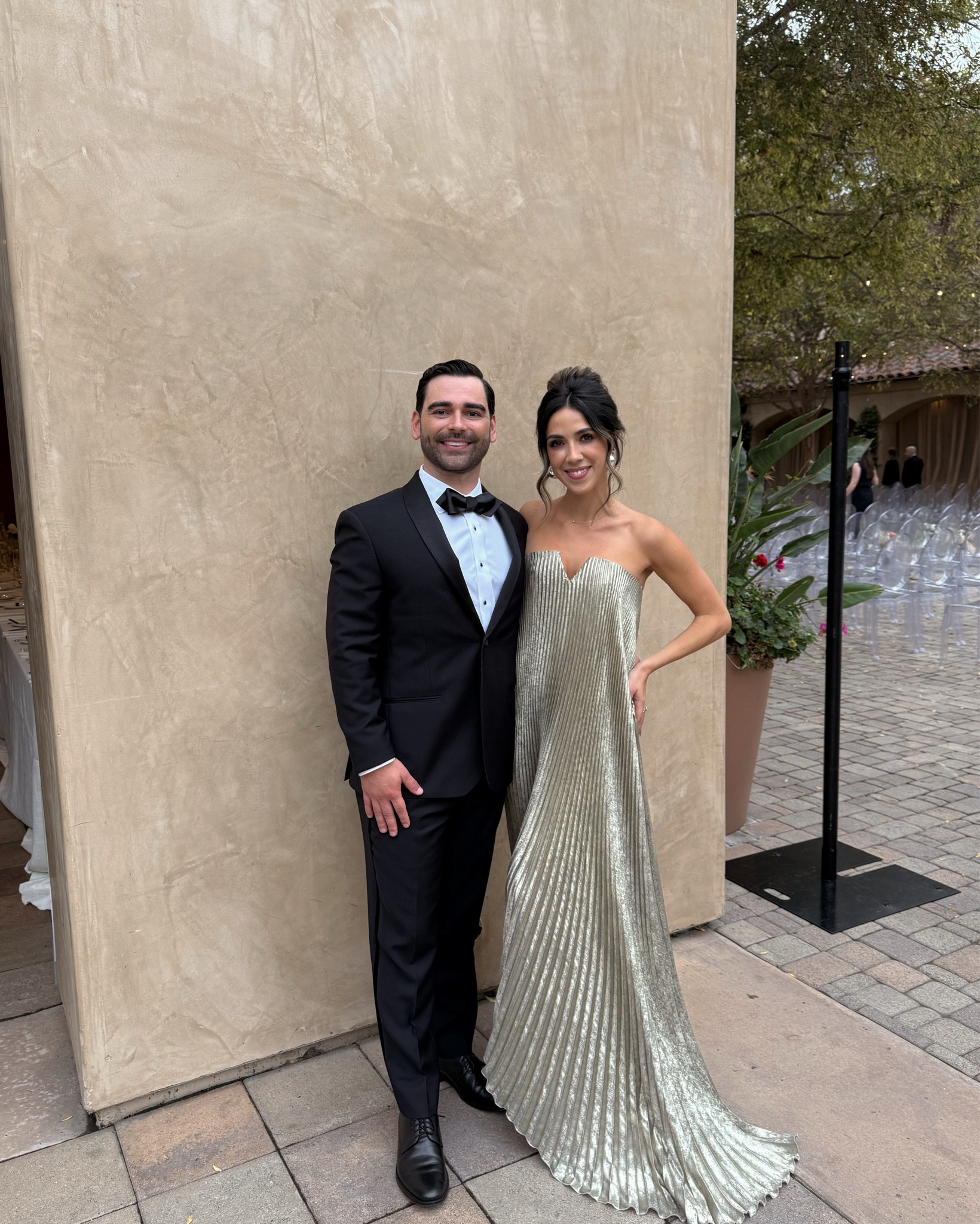 Most stunning wedding guest dress I have ever worn ✨

#weddingguestinspo #maidofhonordress #champagnedress #blacktiedress #formalgolddress #straplessdress 

#LTKSaleAlert #LTKWedding #LTKStyleTip