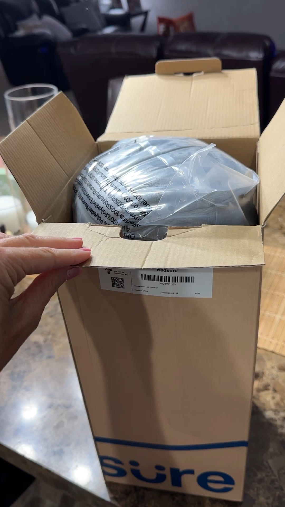 My absolute favorite blanket from  Amazon!
It’s the softest & warmest, you’ll love it as I do 😁
It would also make a perfect gift...
#amazonfinds #amazonmusthaves 

#LTKGiftGuide #LTKSeasonal #LTKVideo