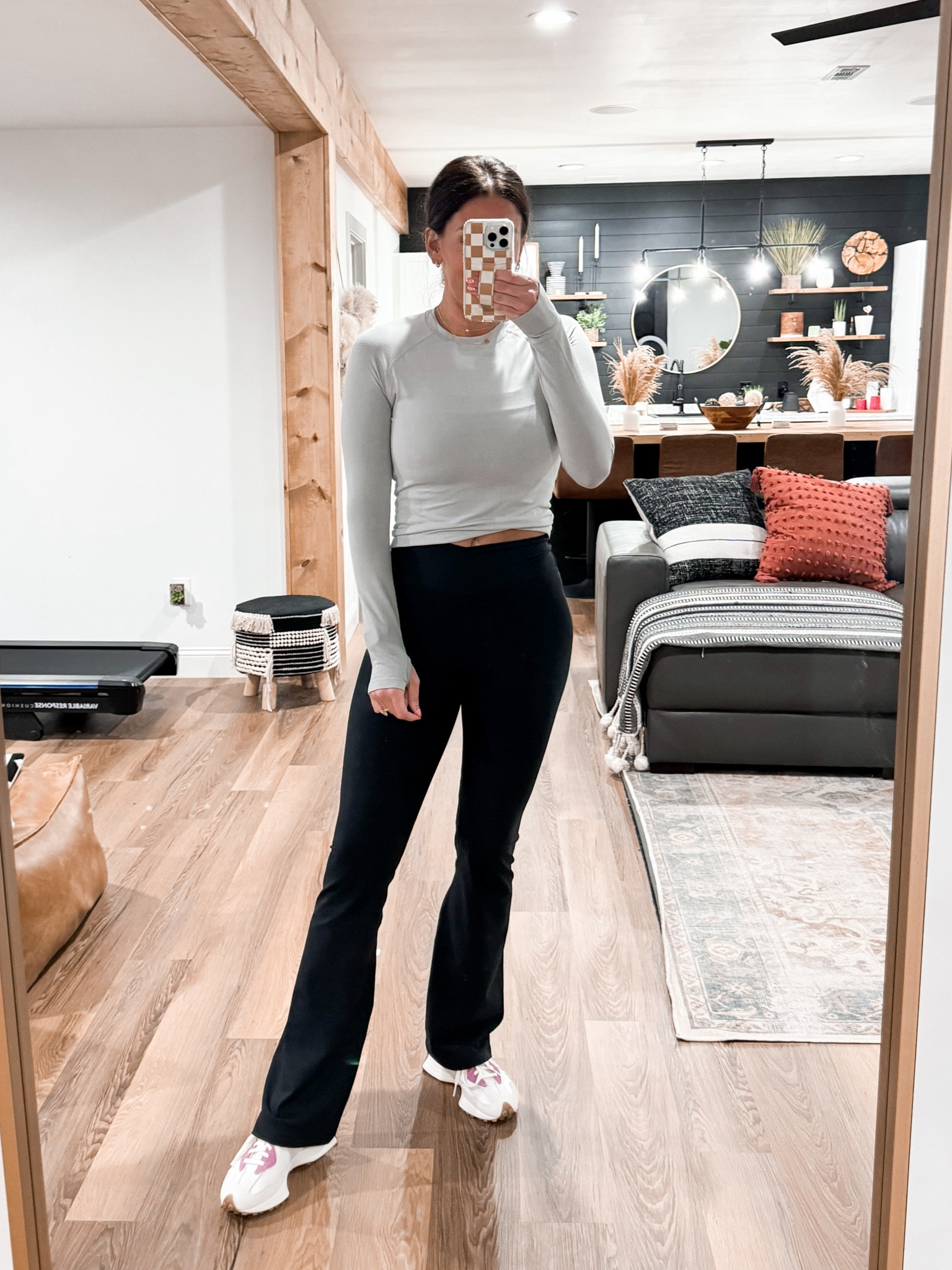 Crossover Flare Leggings-small
Long sleeve-medium 

#LTKfitness #LTKfindsunder50 #LTKsalealert