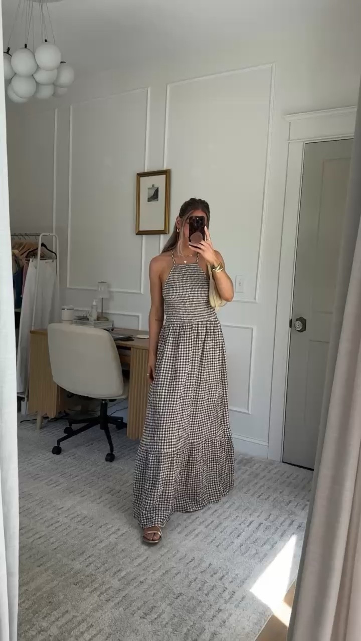 Summer maxi dress!! 🤩 Straps in the back are adjustable! I will link my 'cakes' that I wear instead of a bra with this!

TTS but wearing in a size small (XS wasn't available when I ordered). 

Gingham Dress
Summer Outfit
Casual Summer Fit
Matching Set
Zara
Zara Looks
Zara Creators
Zara Influencers
Summer Dress
Maxi Dress 

 

#LTKFindsUnder100 #LTKSummerEdit #LTKStyleTip